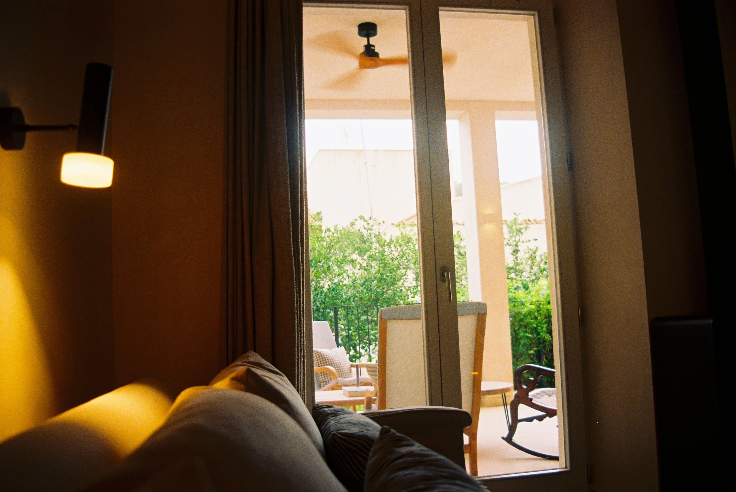 R1-03713-016A.jpg