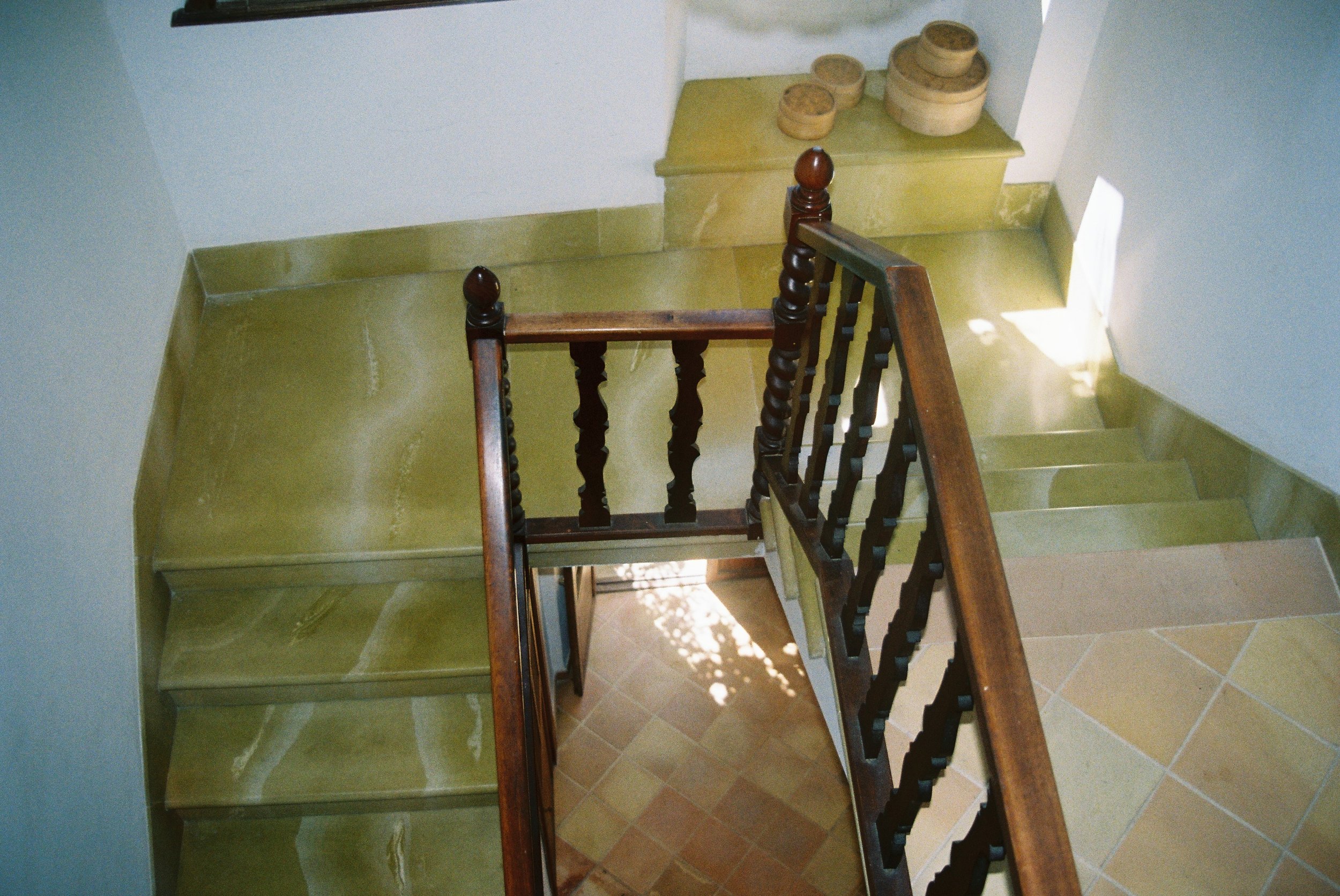 R1-02358-0018.jpg