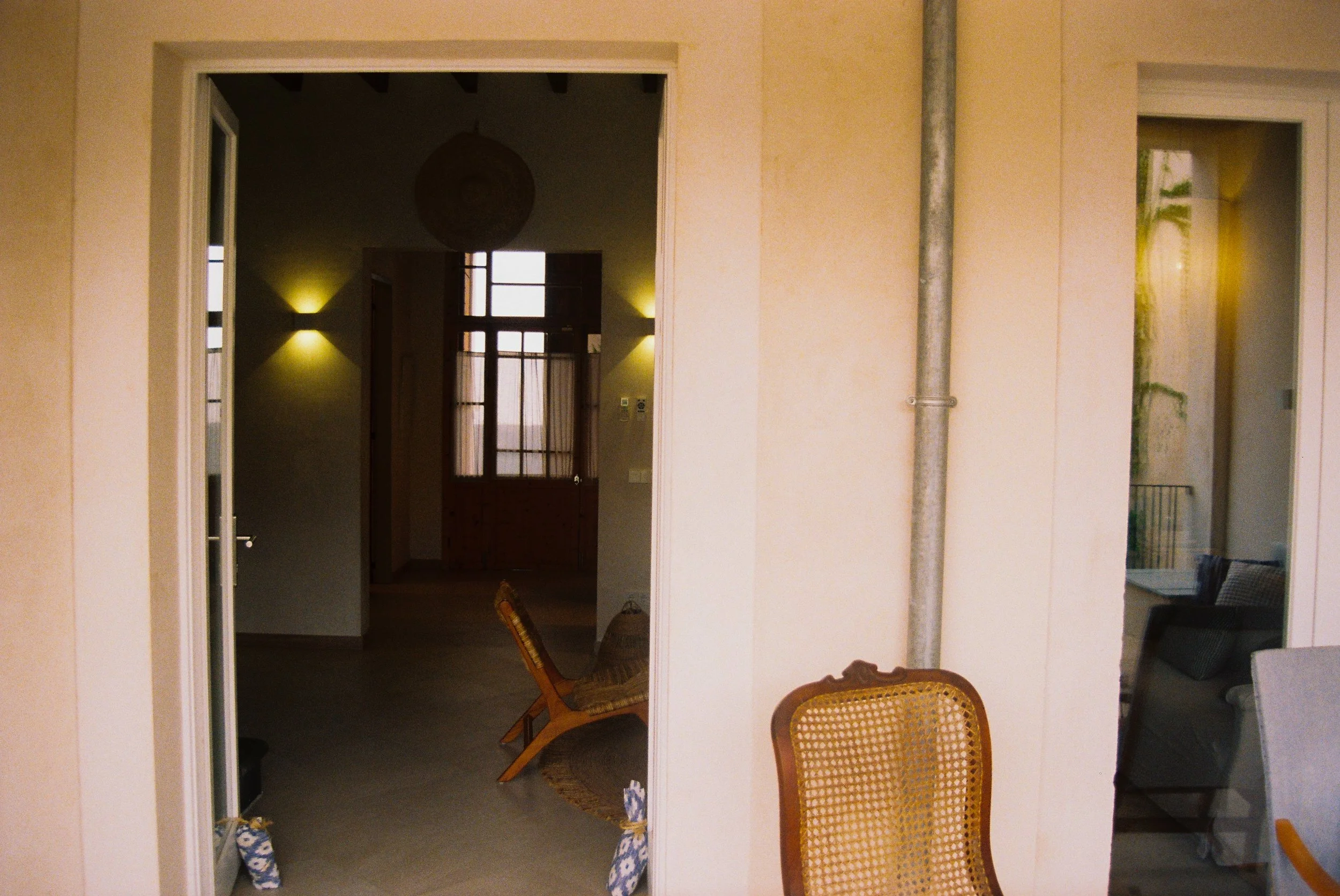 R1-03713-023A.jpg