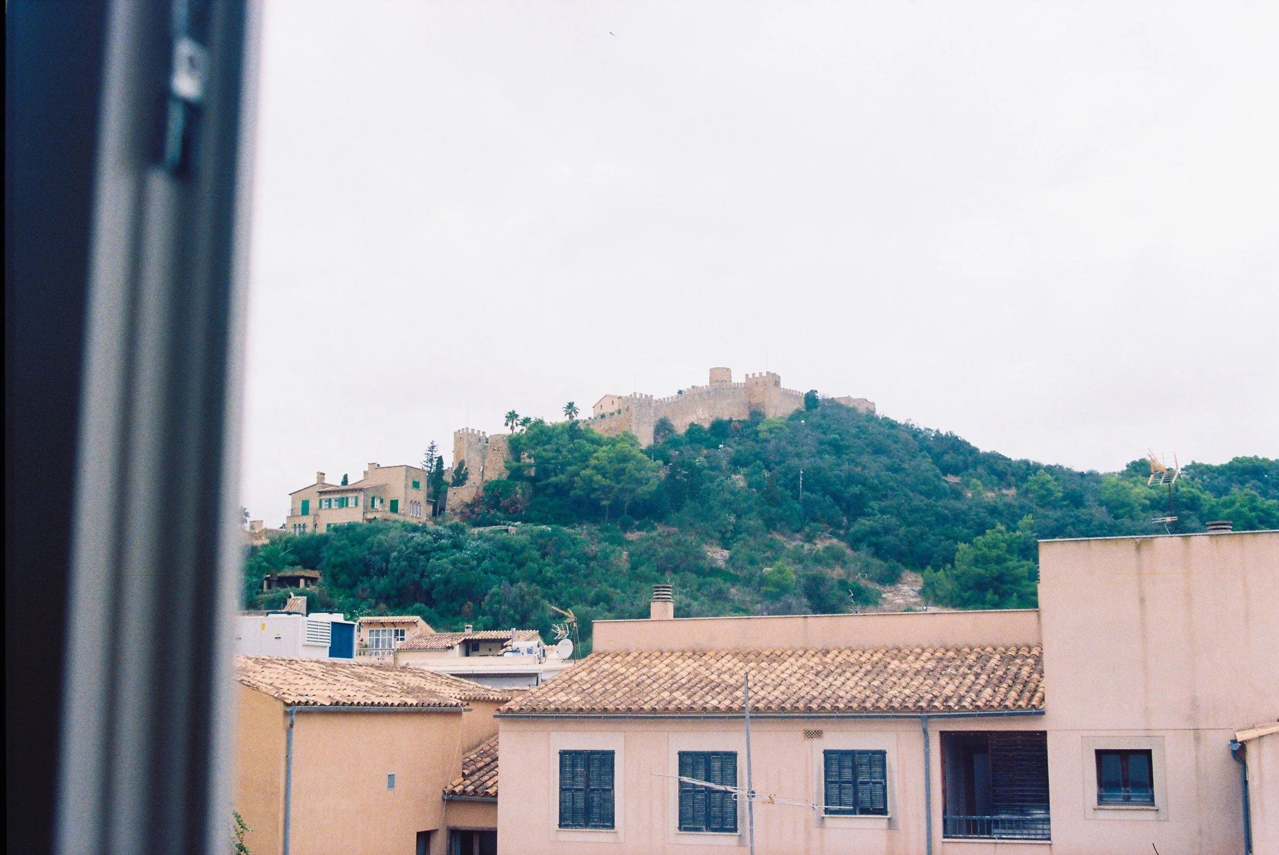 R1-03711-004A.jpg