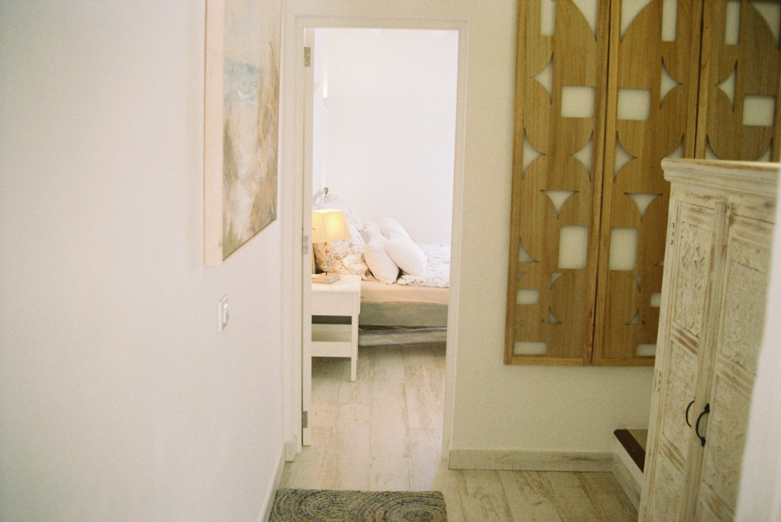 R1-02356-019A.jpg