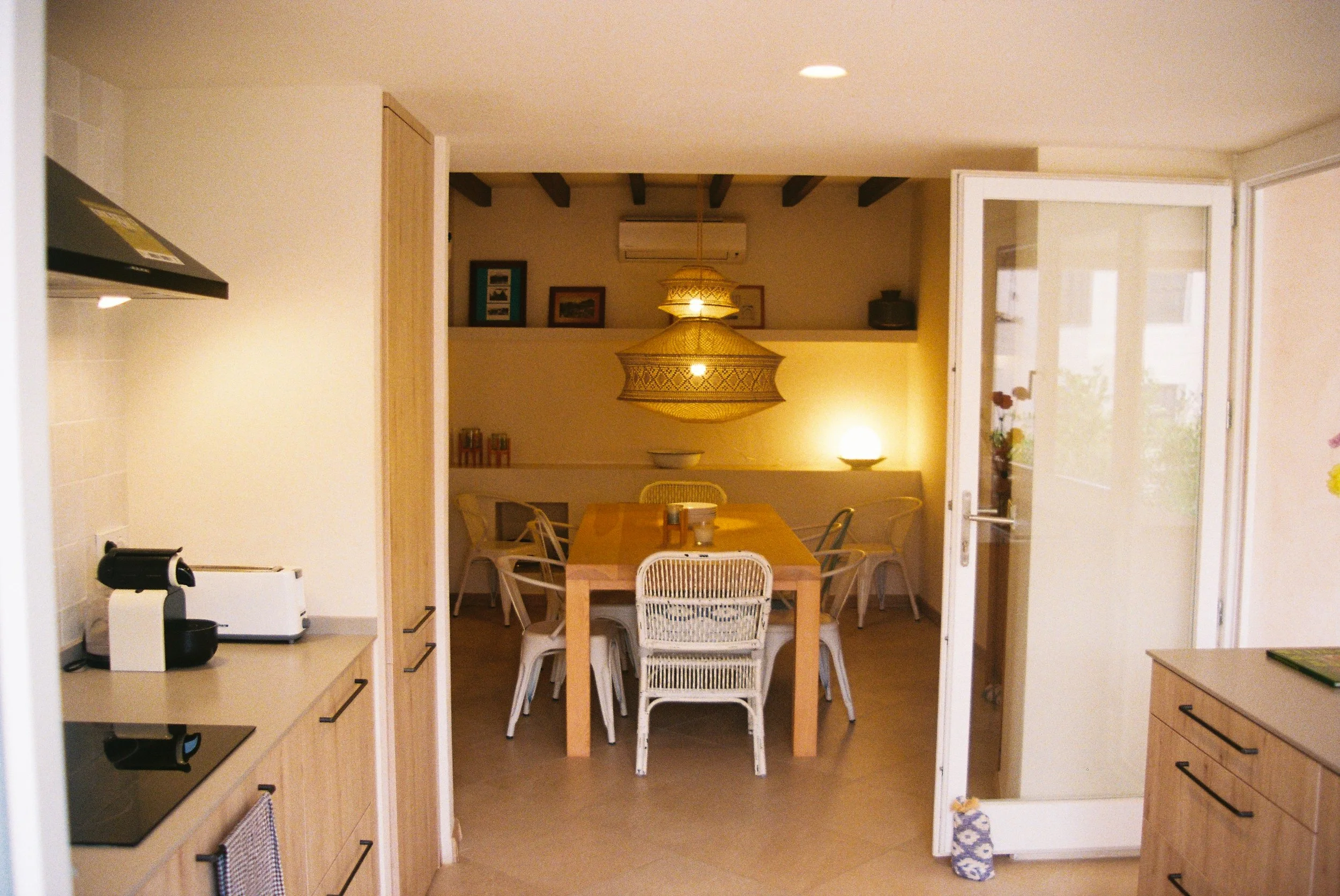 R1-03711-027A.jpg