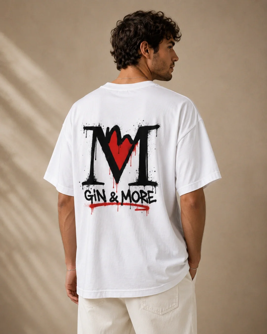 gin-and-more-tshirt-bianca-oversize-uomo-streetwear.webp