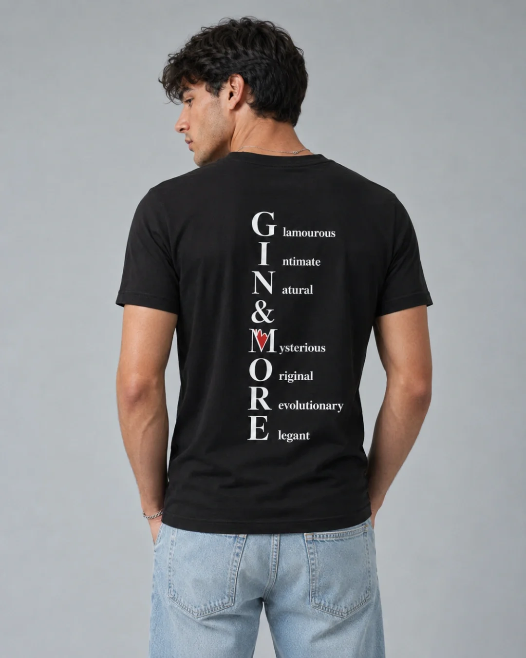 gin-and-more-tshirt-nera-regular-uomo-acrostico.webp