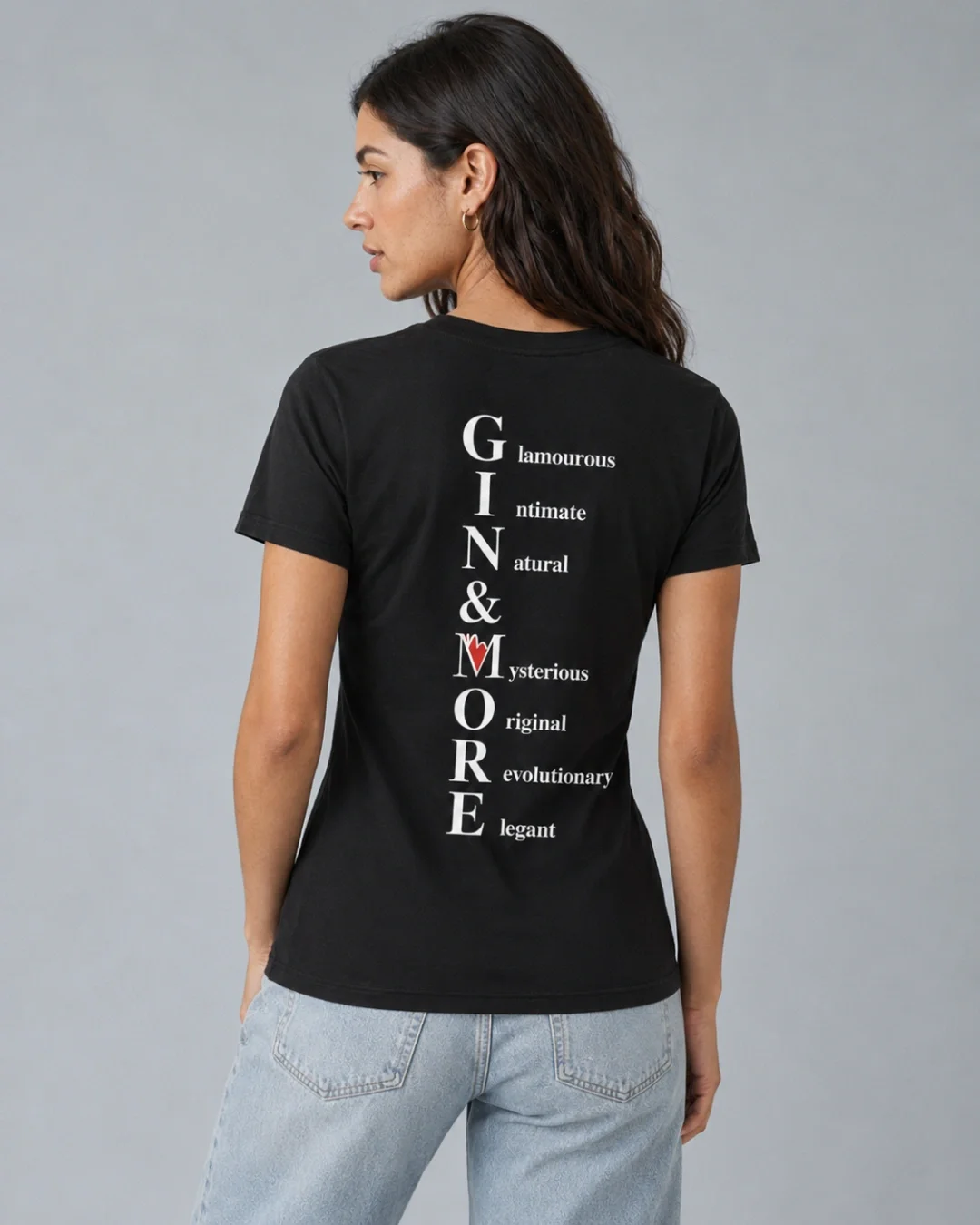 gin-and-more-tshirt-nera-regular-donna-acrostico.webp