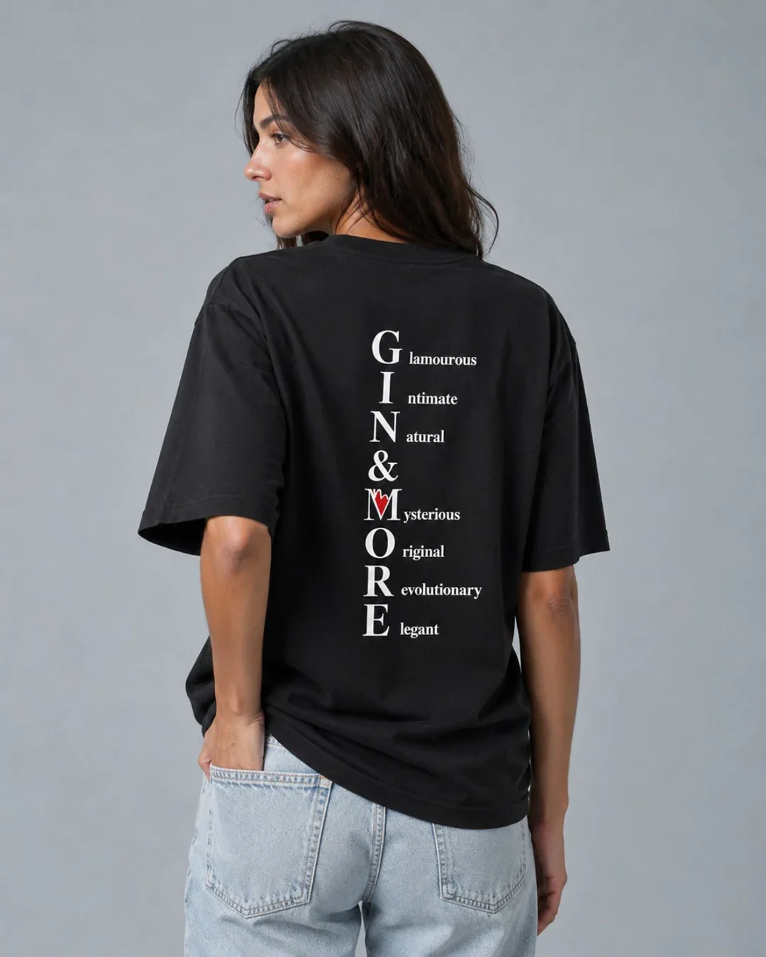 gin-and-more-tshirt-nera-donna-acrostico-retro.webp