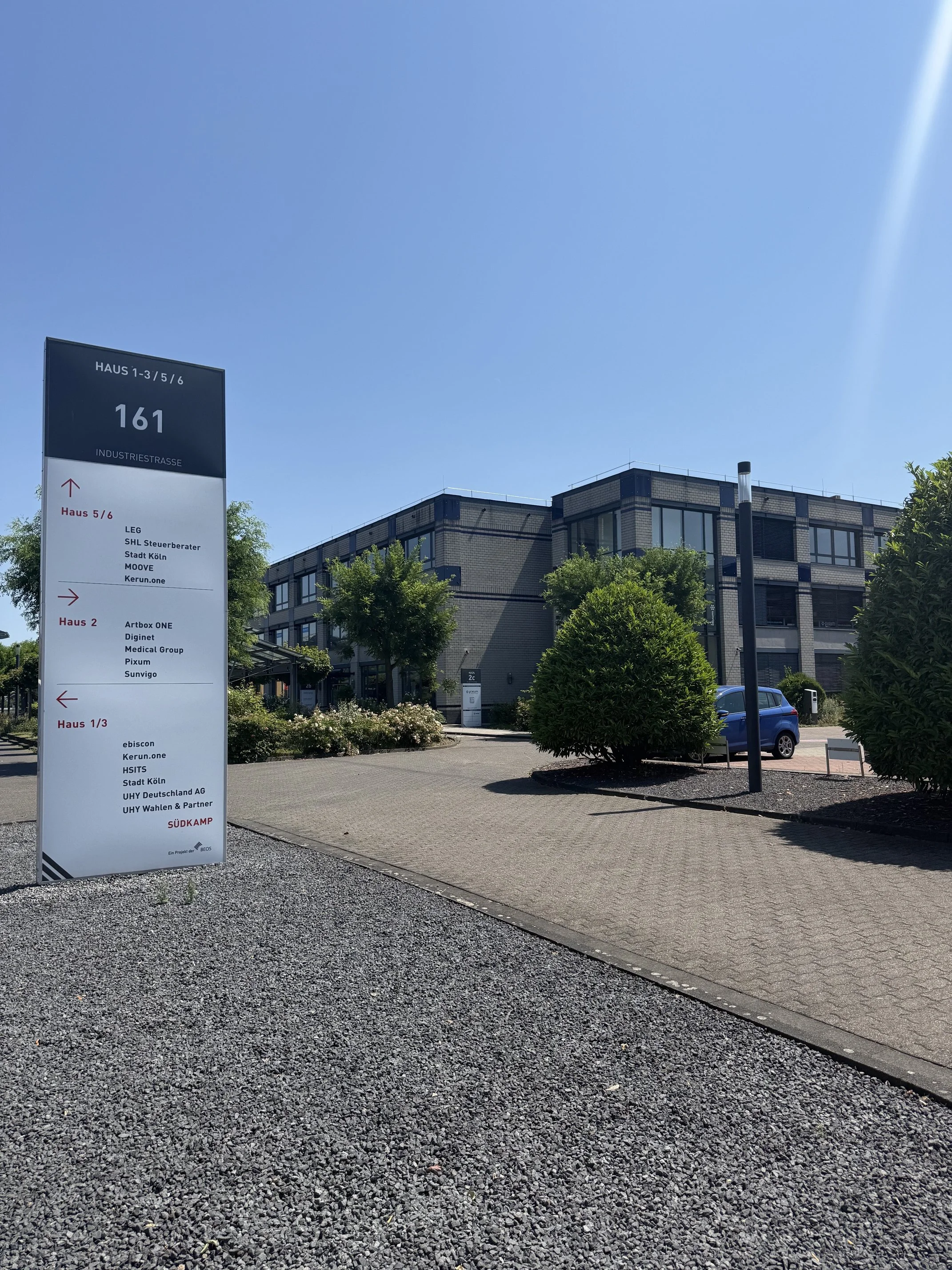 Einfahrt Industriepark von PLAY AS ONE