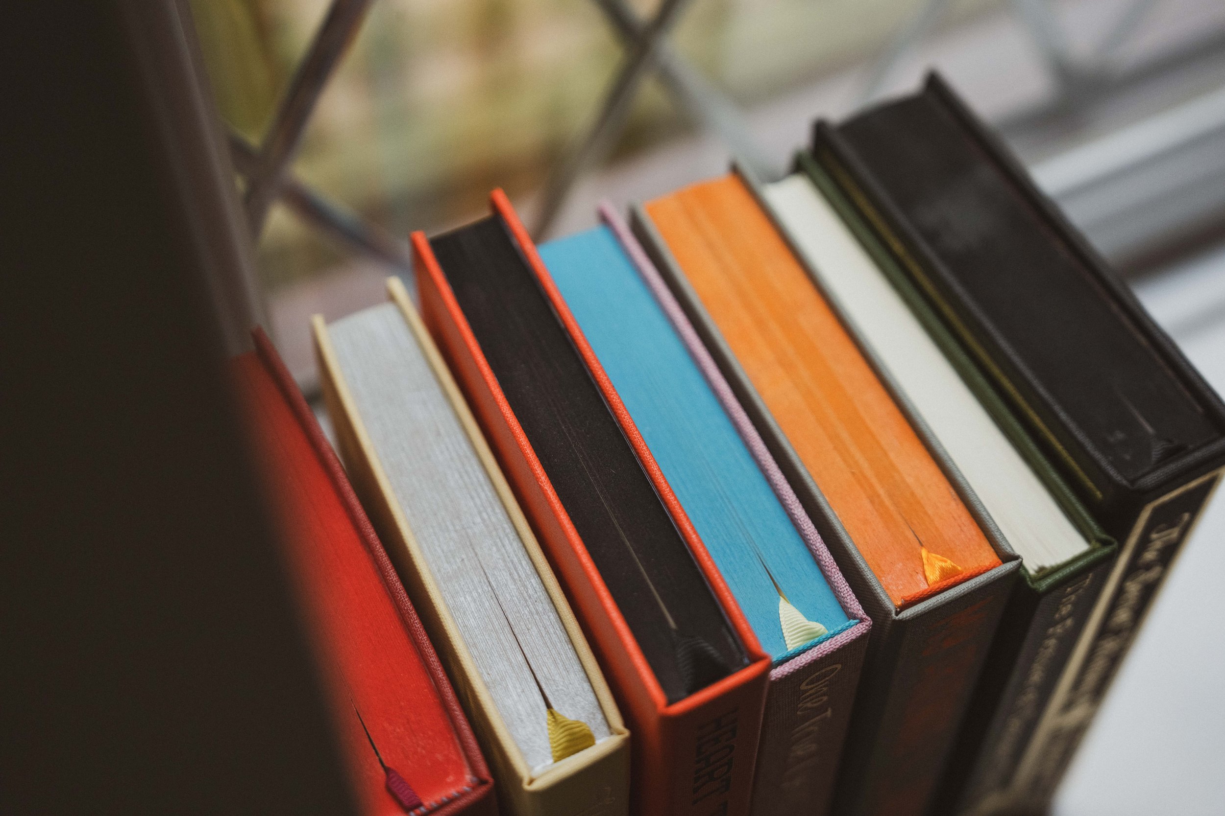 What are Sprayed Edge Books