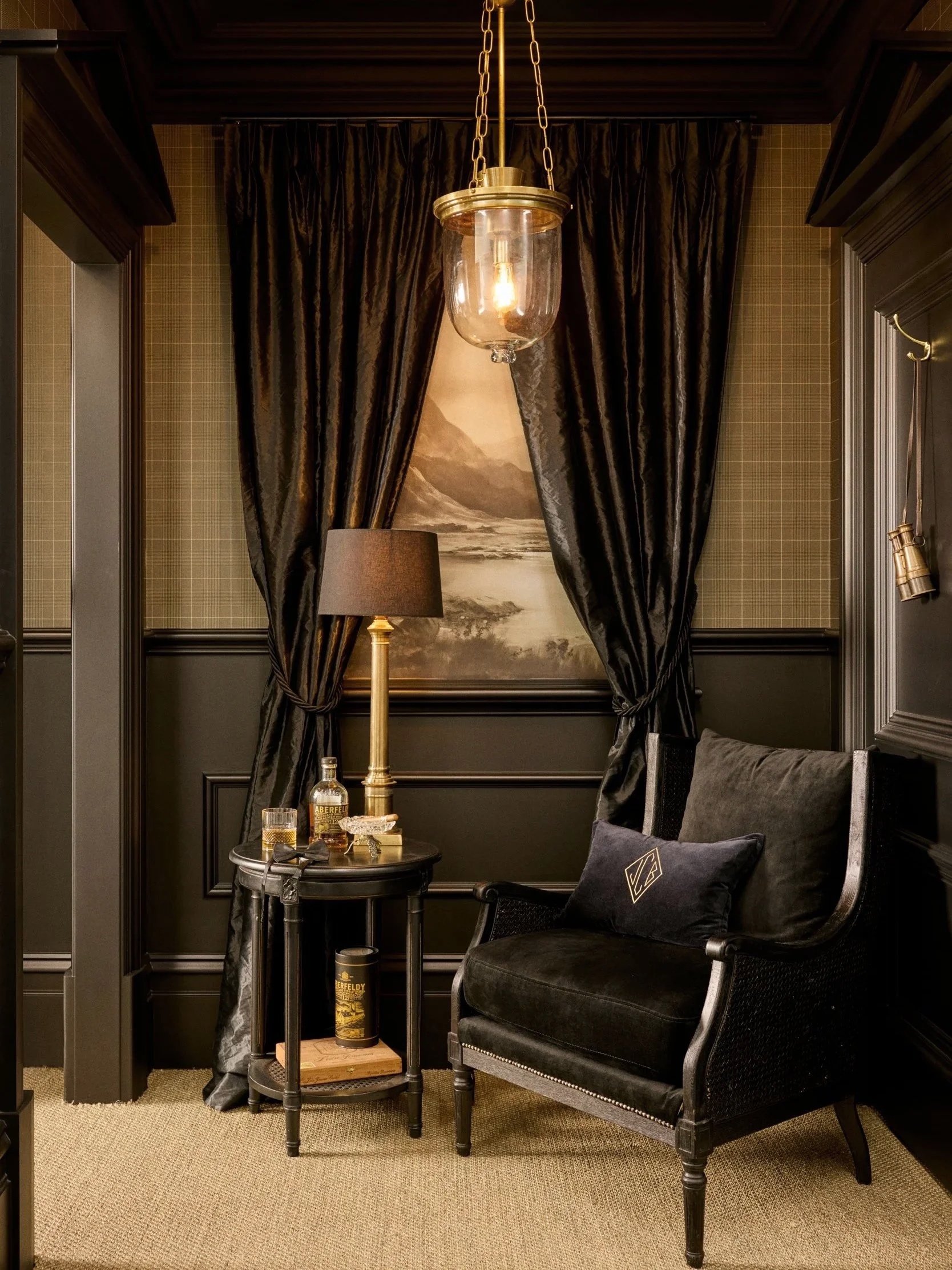 THE WHISKY LOUNGE