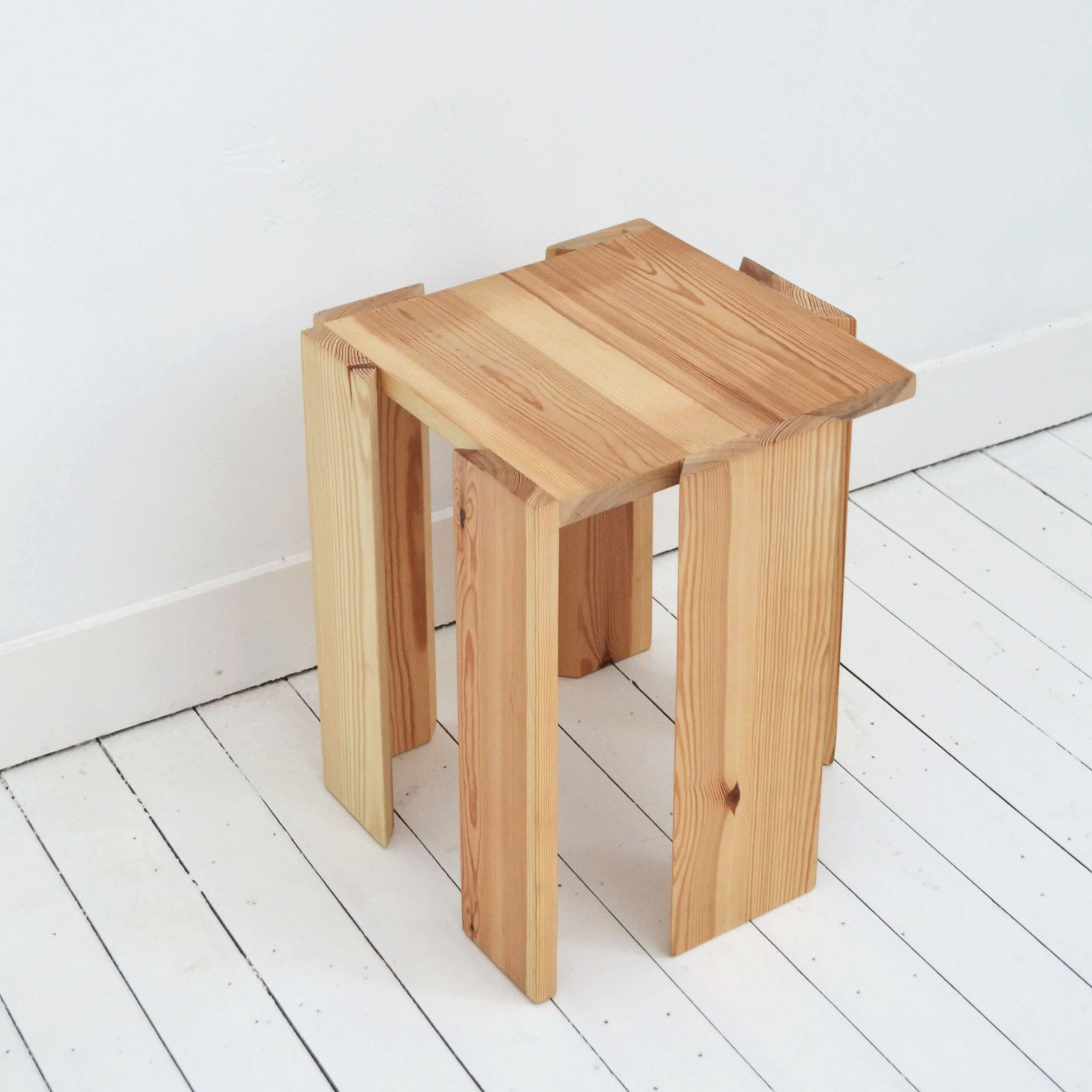 EUREKA CORNER - PINEWOOD