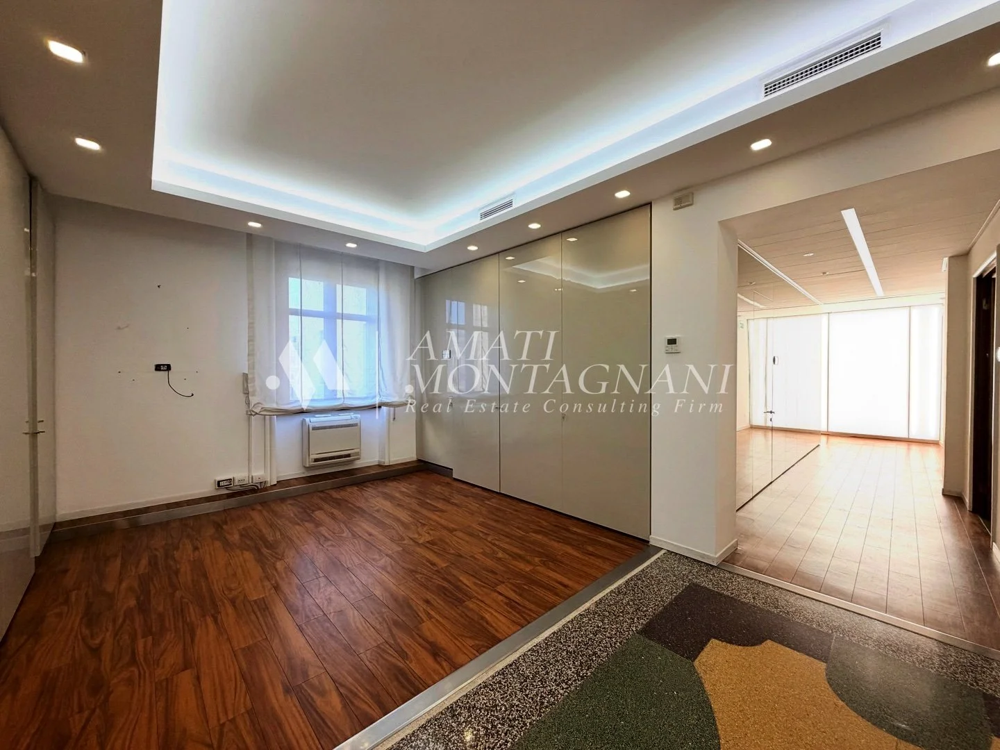 Prestigioso ufficio direzionale in affitto in Via Barberini nel CBD romano