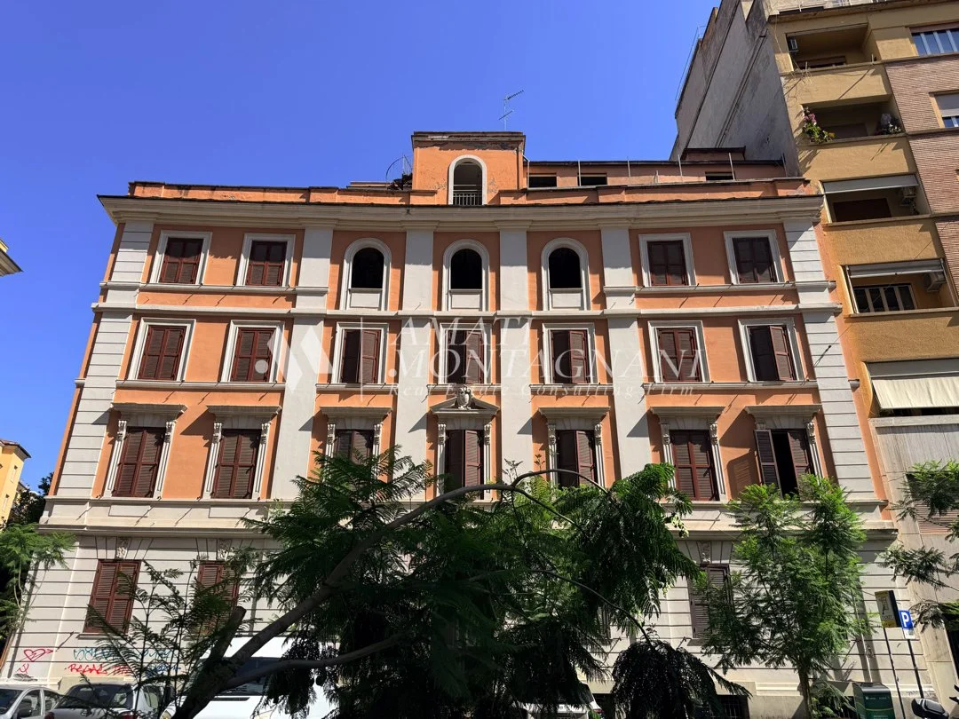 Stabile cielo terra in vendita nel cuore del quartiere Prati, un’opportunità trophy in Via Col di Lana.