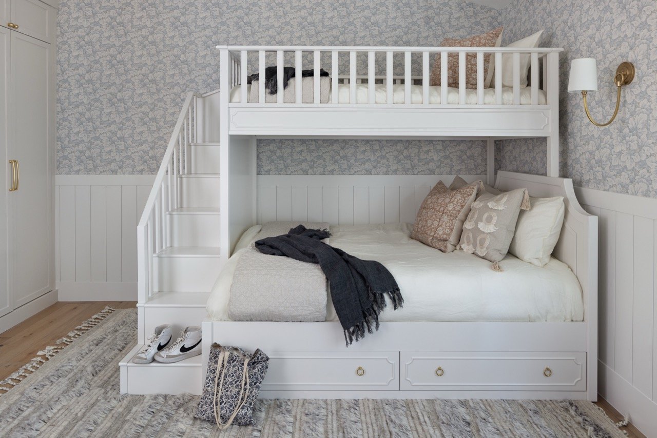 AMH Down Lakeview 143 Large.jpeg