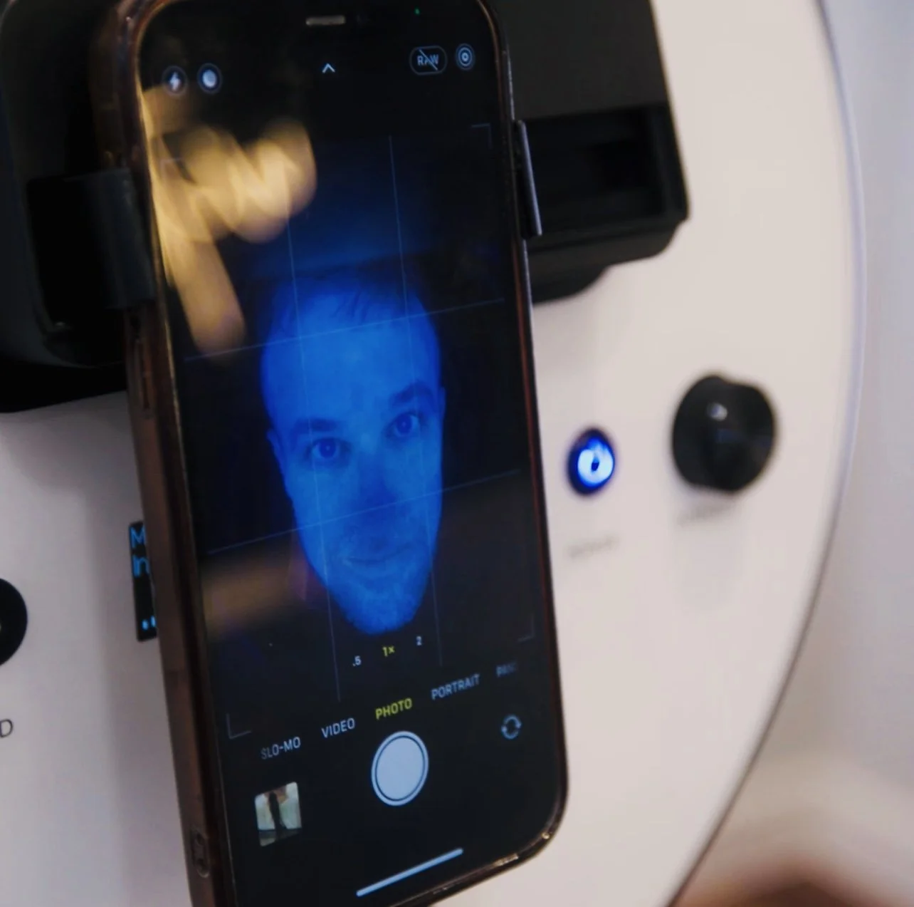 Skin analysis machine