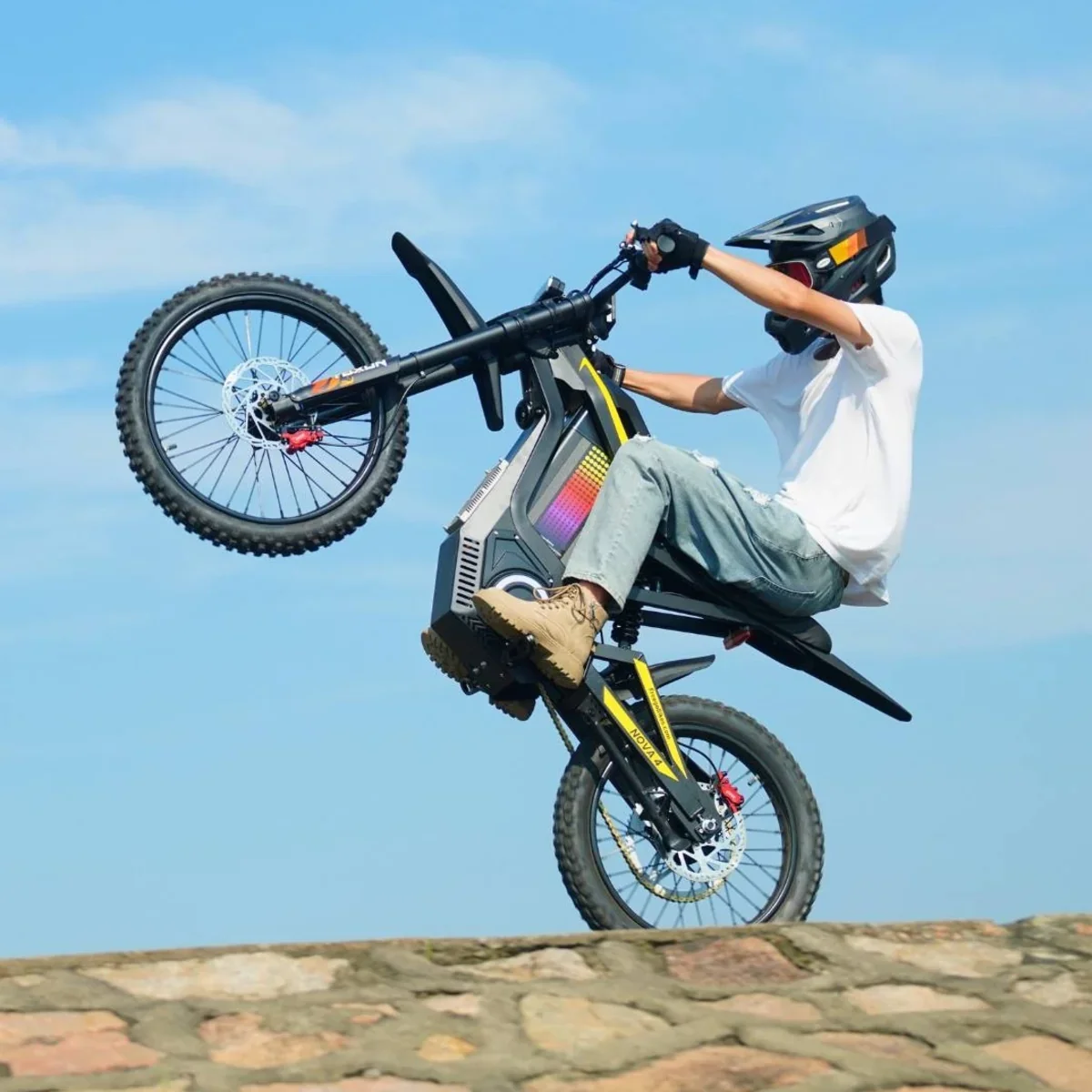 freego-nova4-wheelie-stone-ramp-action-shot.jpg.webp