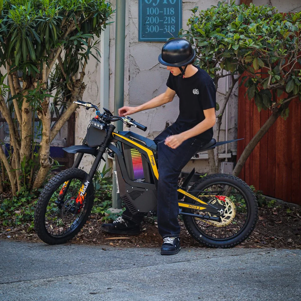 freego-nova-4-street-rider-shot.jpg.webp