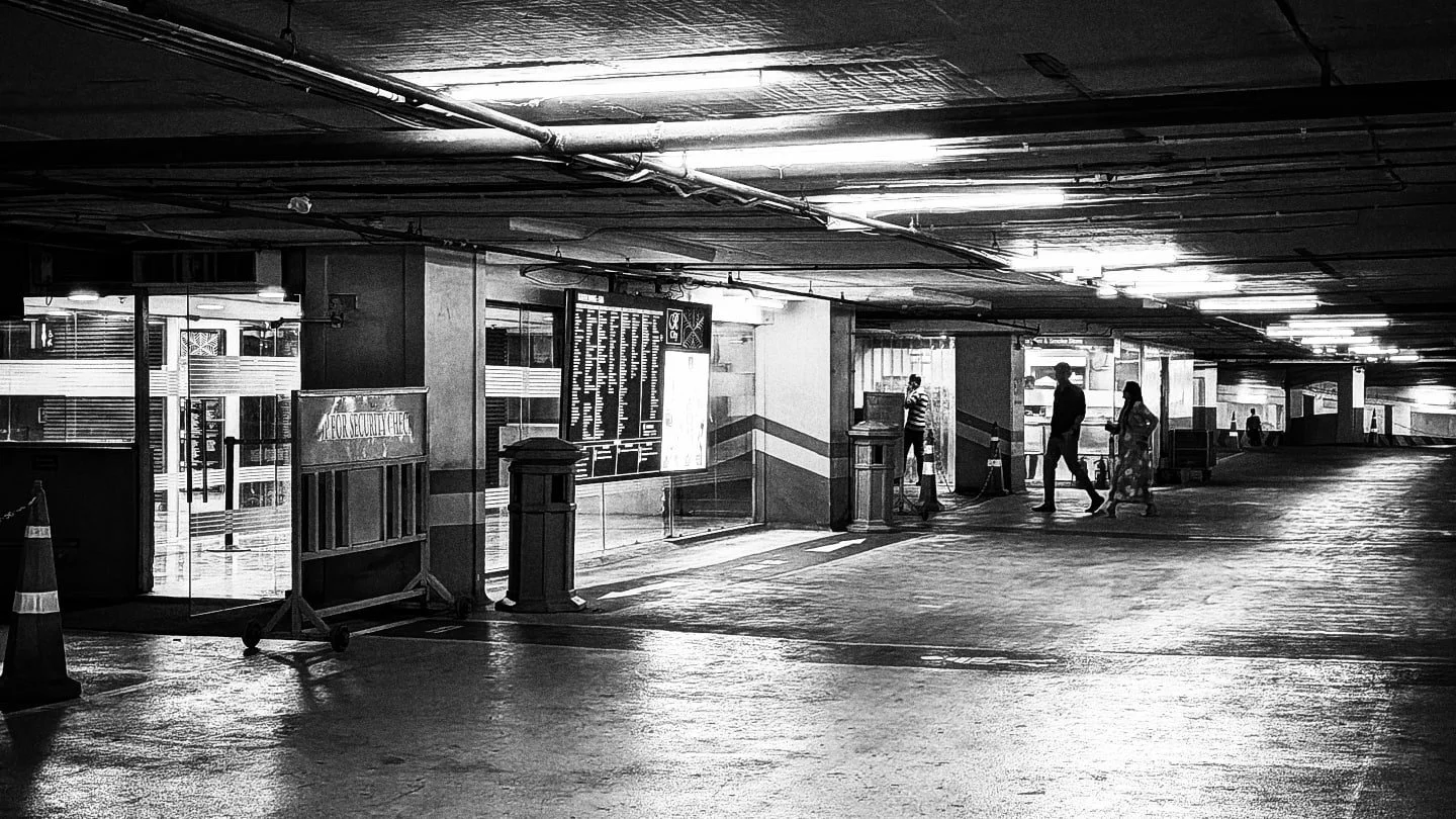 What happens, when you walk in the shadows?

#snapseed #teampixel #streetphotography #blackandwhite