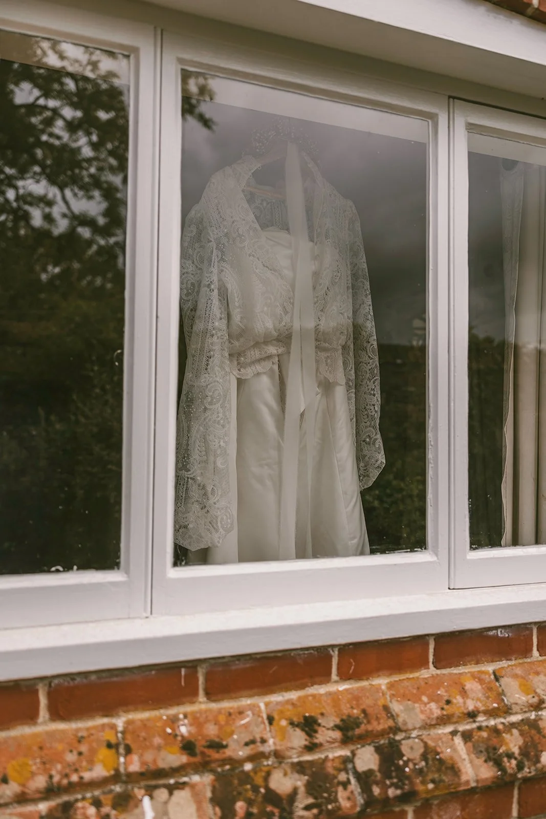 documentary-wedding-photogrpaher-uk-elizabeth-kyran1.jpg