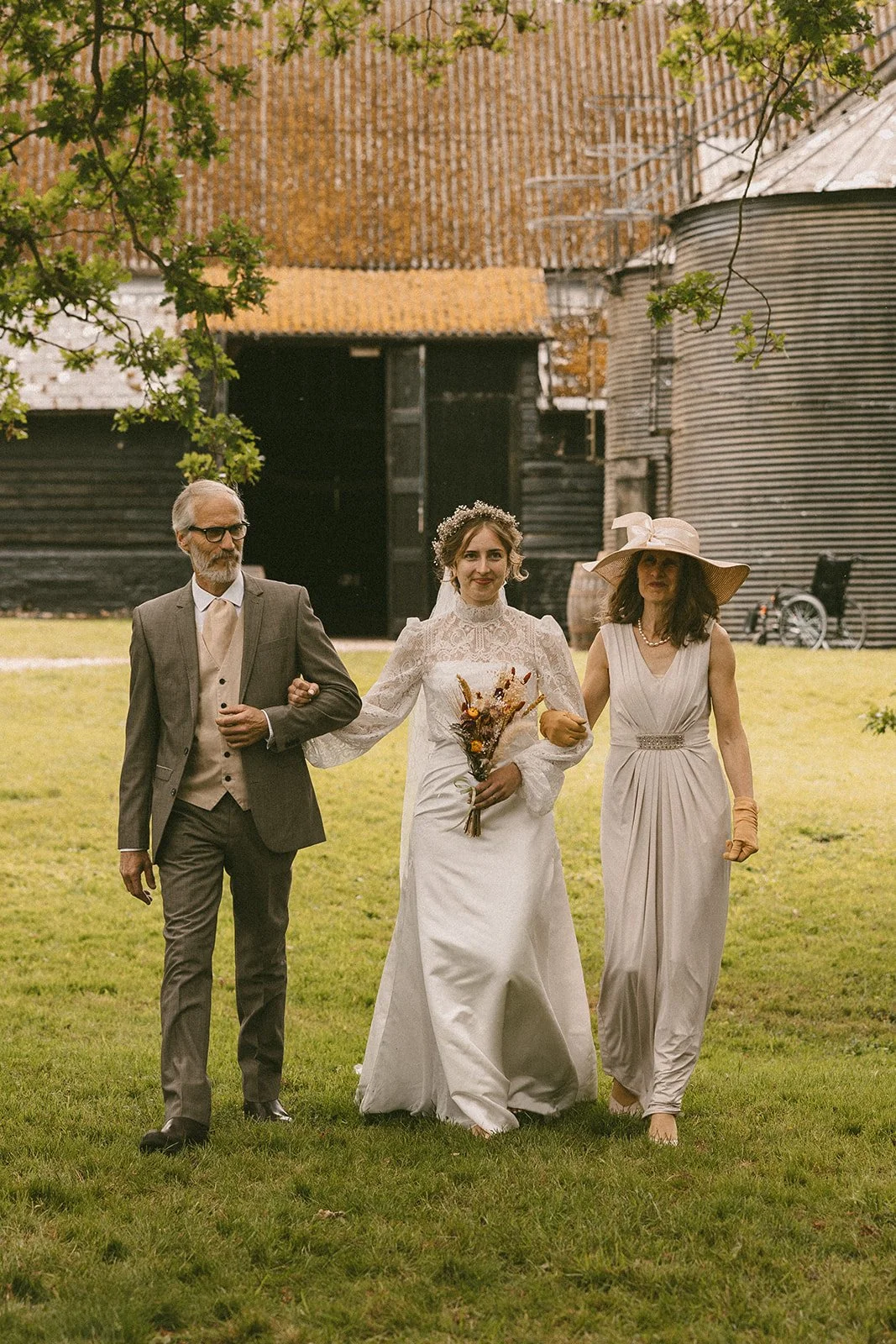 documentary-wedding-photogrpaher-uk-elizabeth-kyran4.jpg