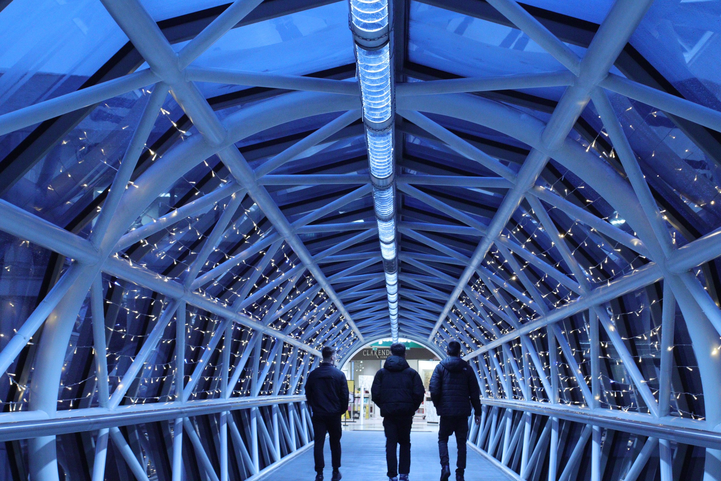 LEADING _CONVERGING LINES 3 dudes IMG_3301.JPG