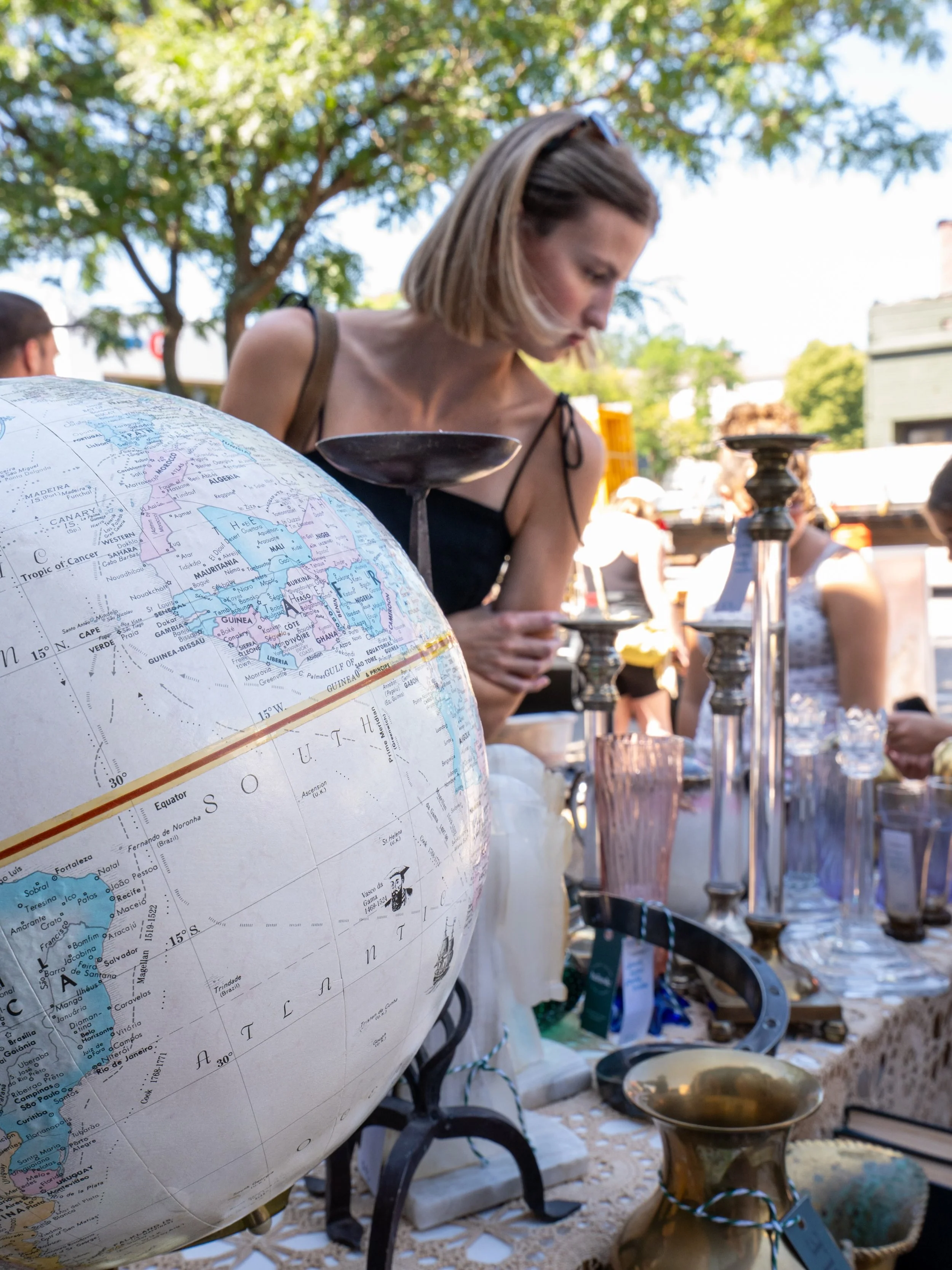 🇫🇷 THE PARIS FLEA MARKET IS BACK! 🇫🇷

This Sunday, September 27 | 9 AM&ndash;2 PM
Along France Ave between 50th &amp; 51st

Wander, browse and discover 28 exceptional vendors thoughtfully curated by the owner of @june_resale with furniture, rugs,