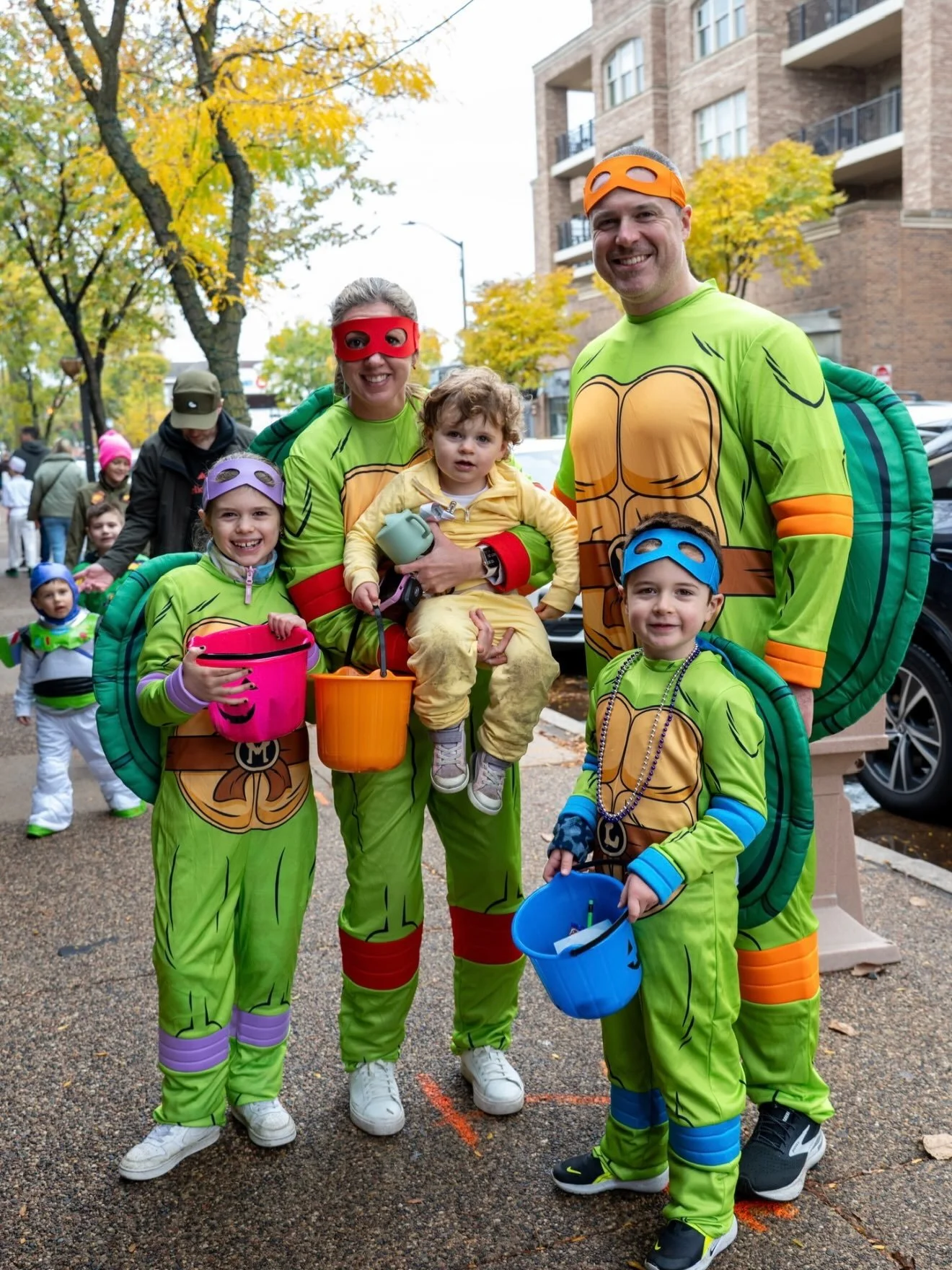 🎃 WHO&rsquo;S READY TO TRICK-OR-TREAT?! 👻

Join us THIS HALLOWEEN SATURDAY, October 31 from 11 AM&ndash;1 PM for a spooktacular Halloween tradition at 50th &amp; France! 🧡 More than 60 local businesses will be handing out treats throughout the dis