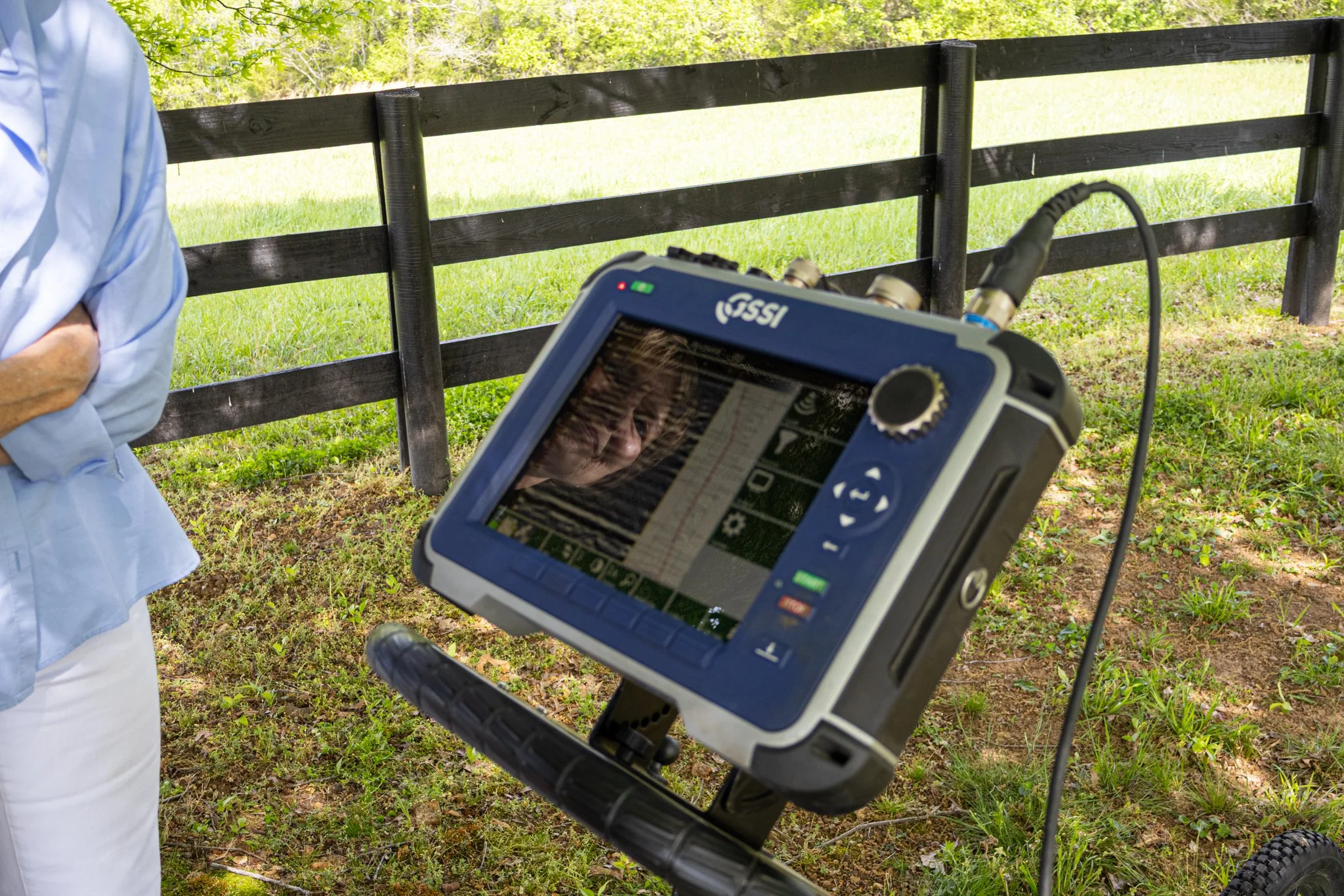 Screen of the GPR, where bumps on the soil can indicate unmarked burials