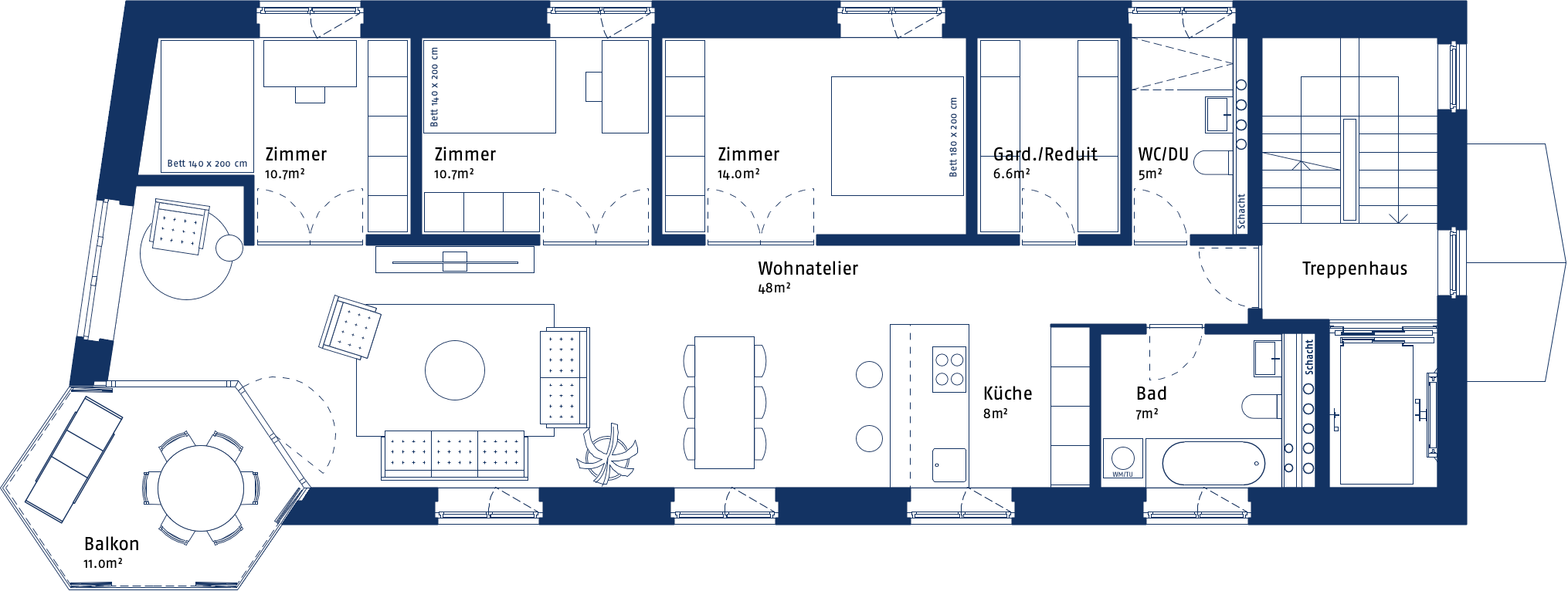 Grundriss einer Wohnung im Atelierhaus Calanda Blick. Dargestellt mit der Grundrissopiton "Mini". Mit Zimmern, dem Atelierwohnraum mit Sitzbereichen, der Küche, zwei Bäder, dem Reduit mit Garderobe, dem Balkon und dem Treppenhaus.