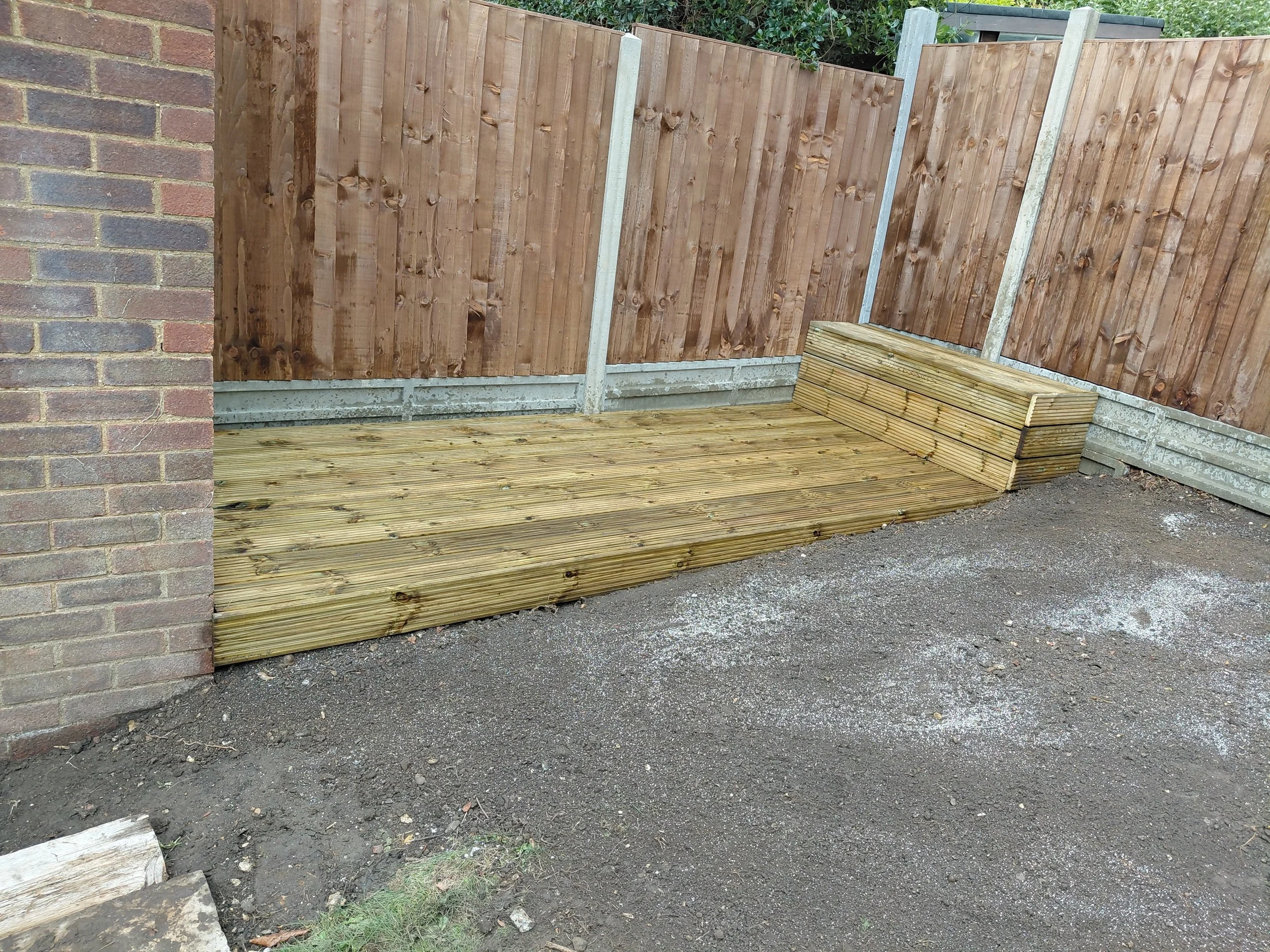 Decking royden.jpg