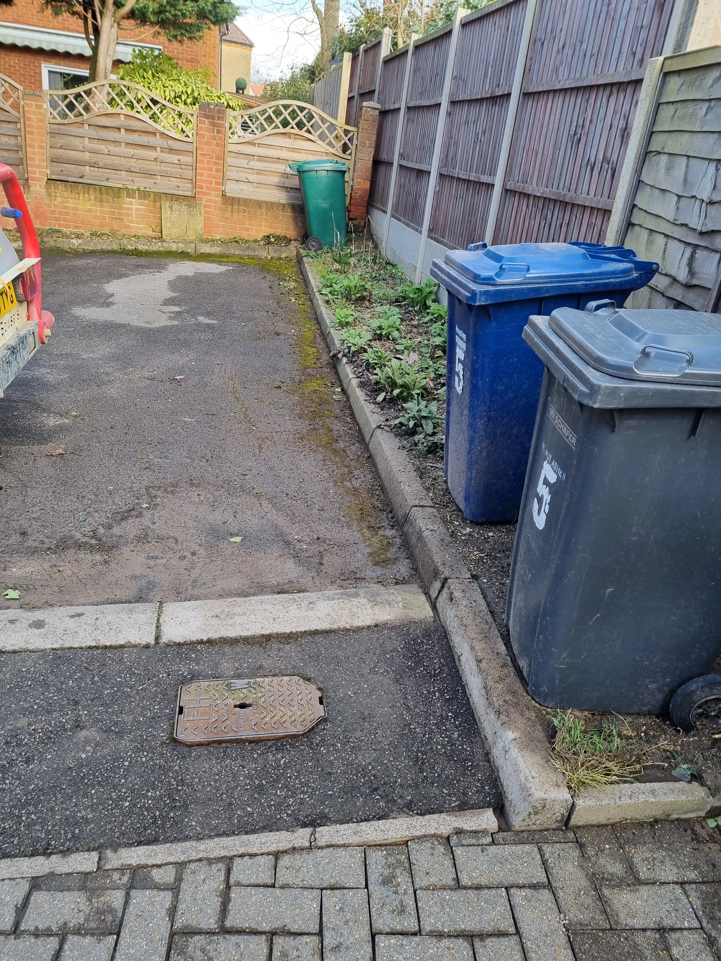 Path finchley before.jpg