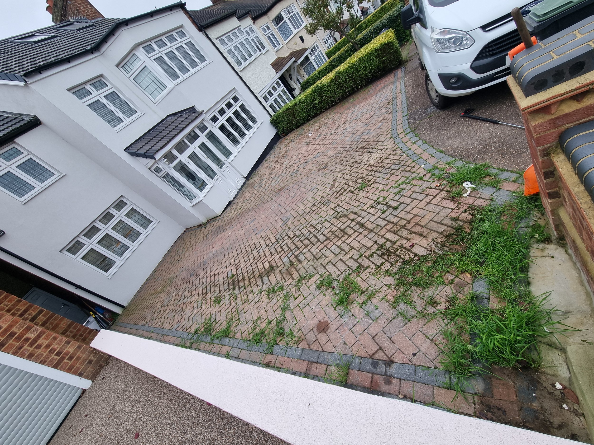 Driveway cleaning chigwell before.jpg