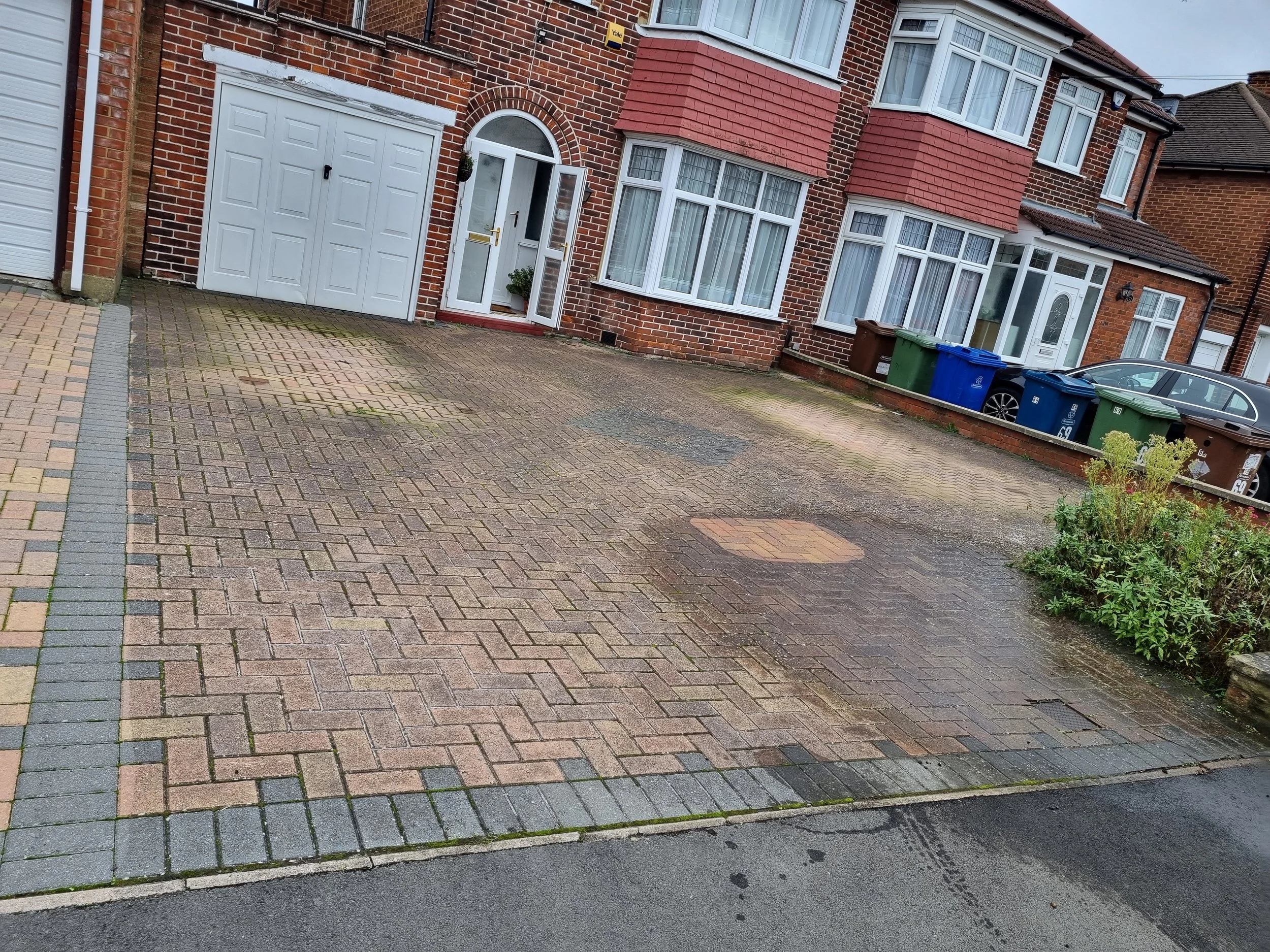 Driveway cleaning Edgware before2.jpg