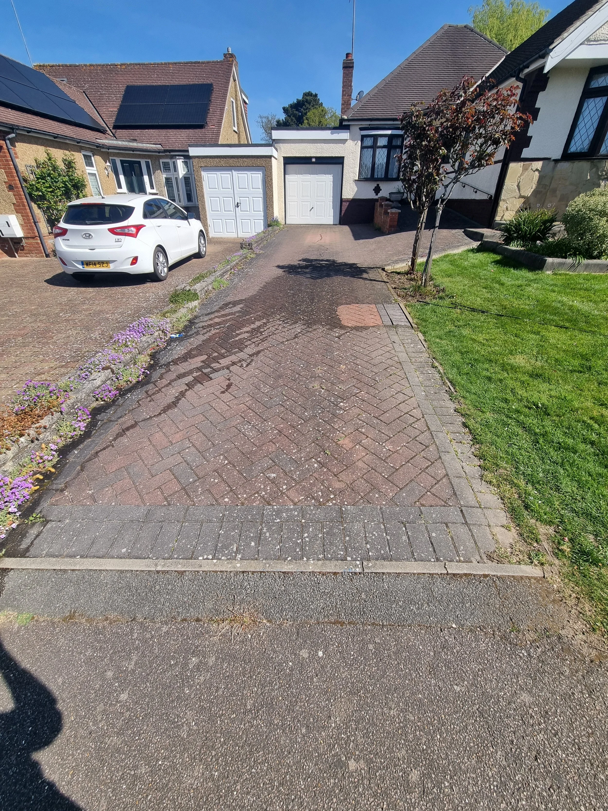 Driveway cleaning potters bar before.jpg