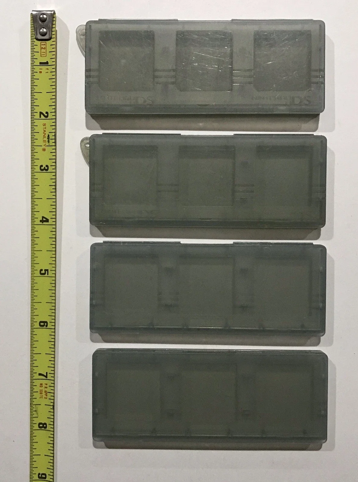 4 Official Nintendo DS Game Holder Cases