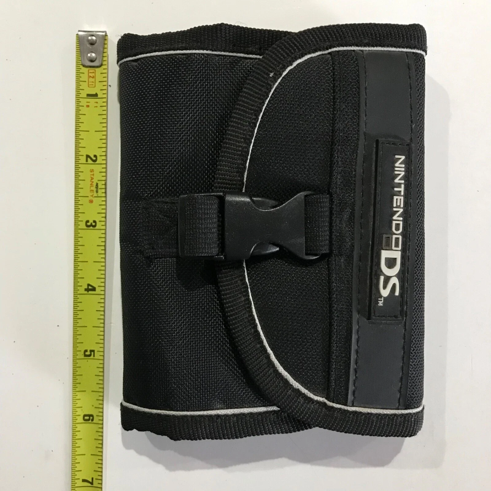 Nintendo DS Switch 'N Cary Case