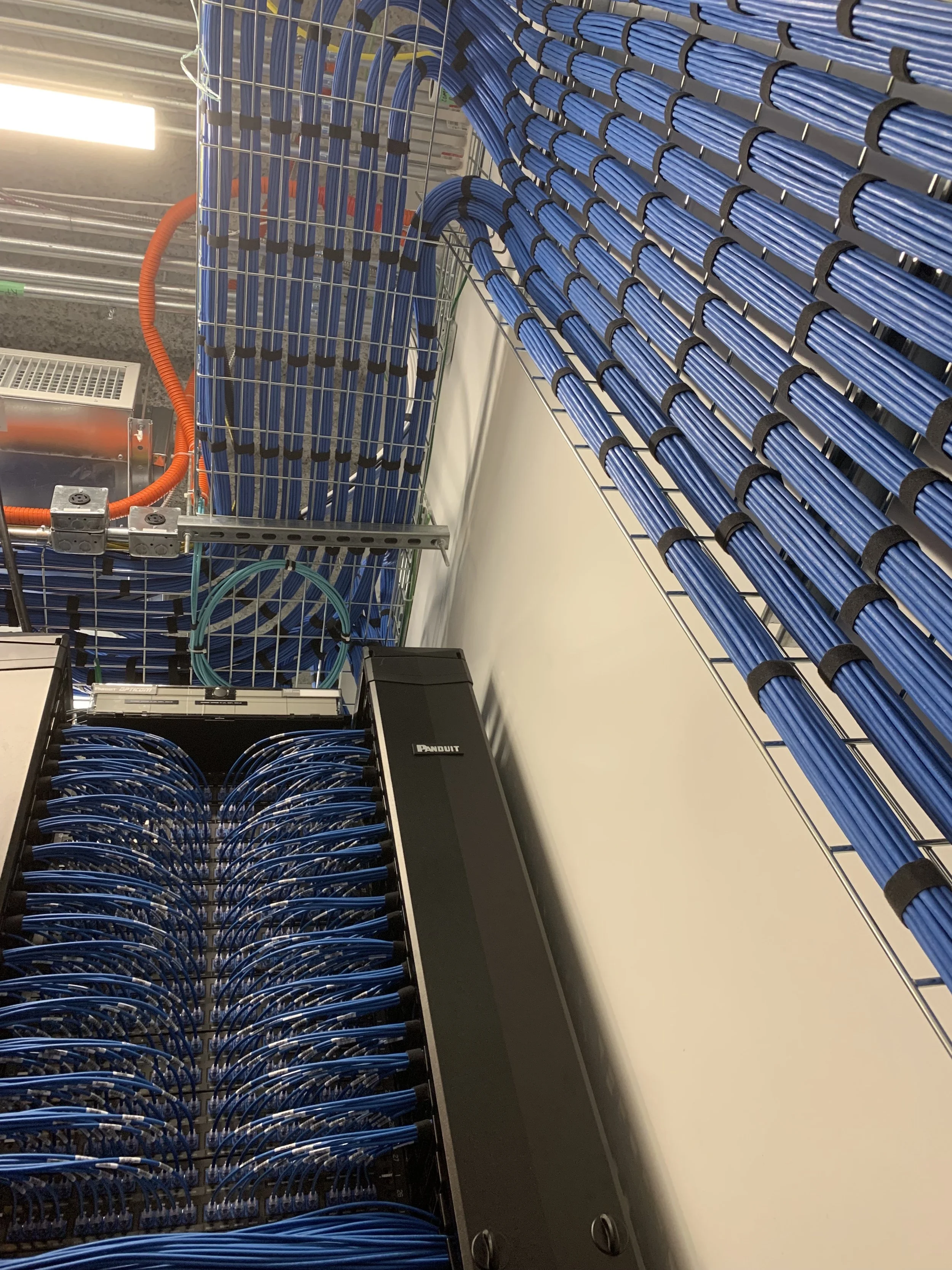 Backbone Structured Cable Co. Data, fibre