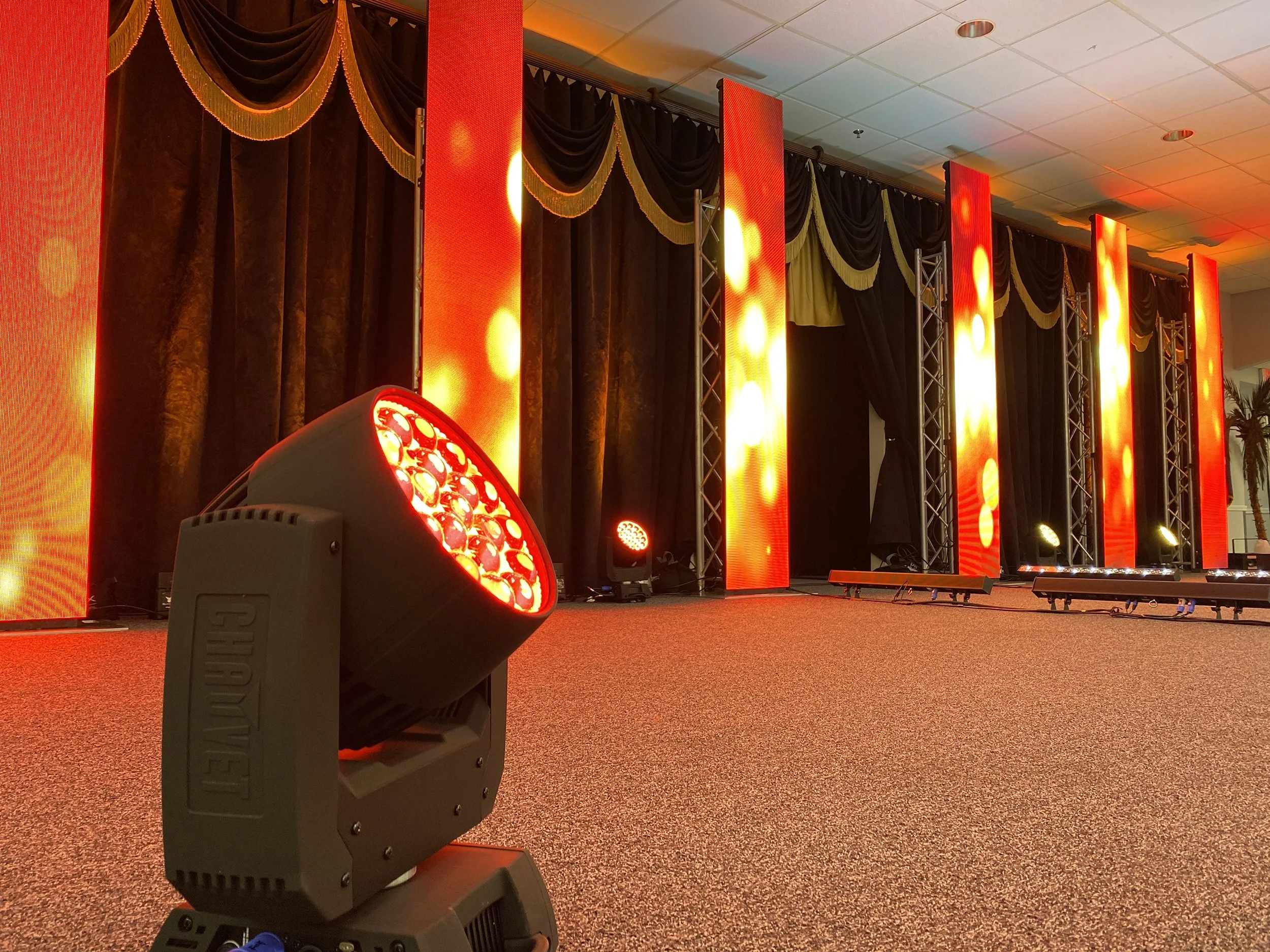 fashion-show-red-mover-light-led-video-columns.jpg