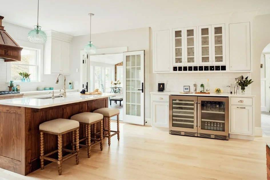 The Quiet Details | noun

The 100's of choices along the way that you may not notice individually. But together they breathe character into your home. 

#thegoodhomeinteriors #design #designinspiration #homedesign #interiordesign #designrenovatefurni