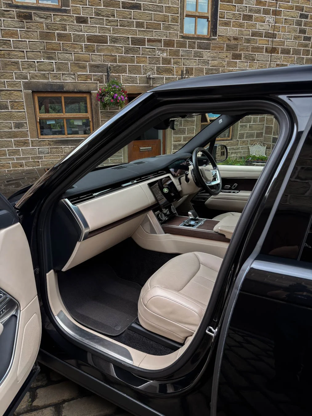 Range Rover interior/exterior detail & machine polishing by LT Detailing, West Yorkshire