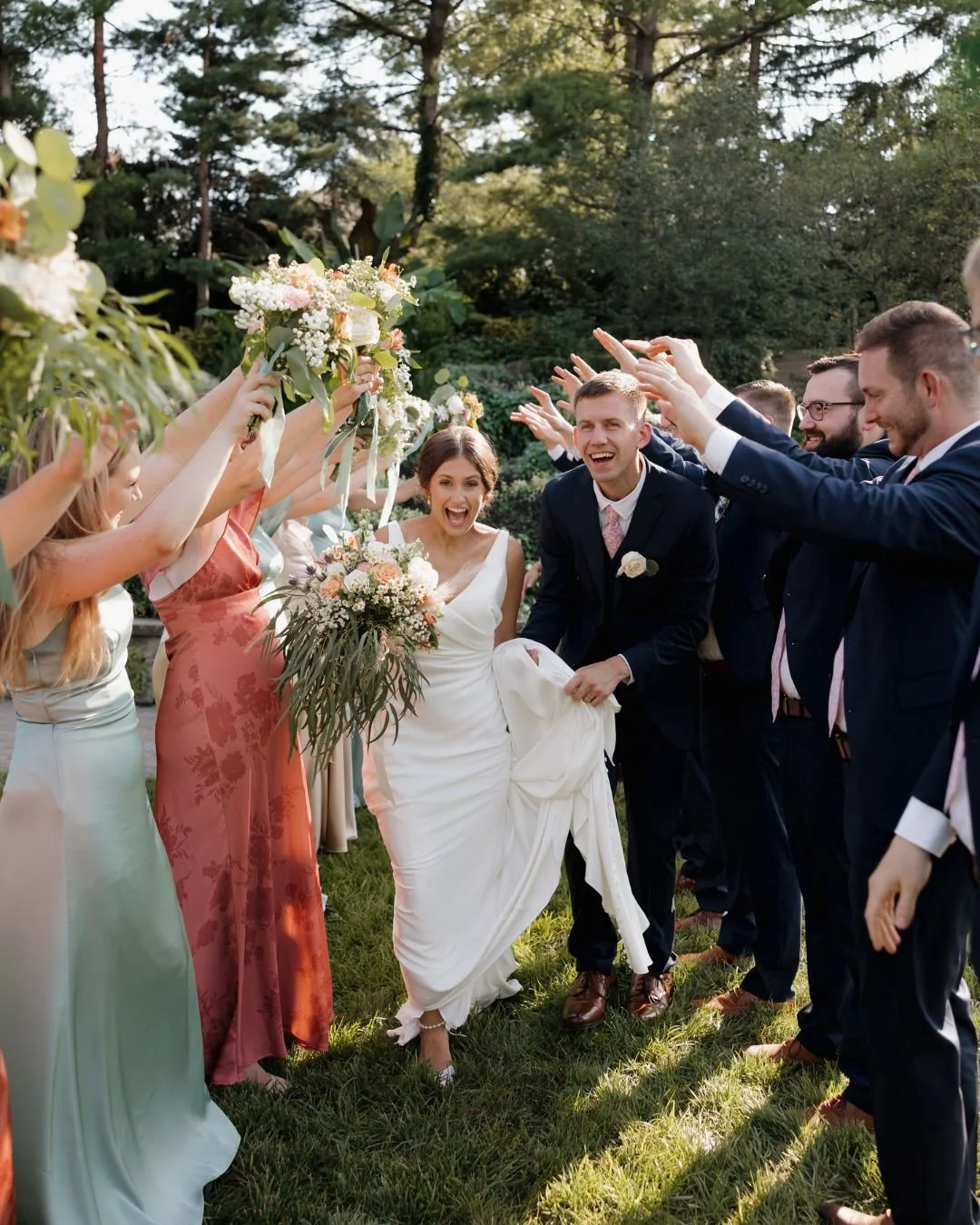 A bridal party full of the best kind of people.🤍

This is what it looks like when your people show up for you wholeheartedly on one of the biggest days of your life. A couple rooted in their faith surrounded by people who celebrate that with them. S