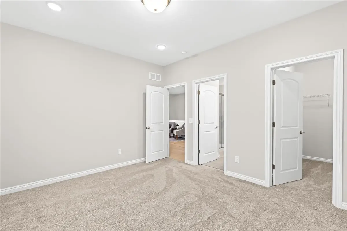 Franklin-Primary-Bedroom-2.webp