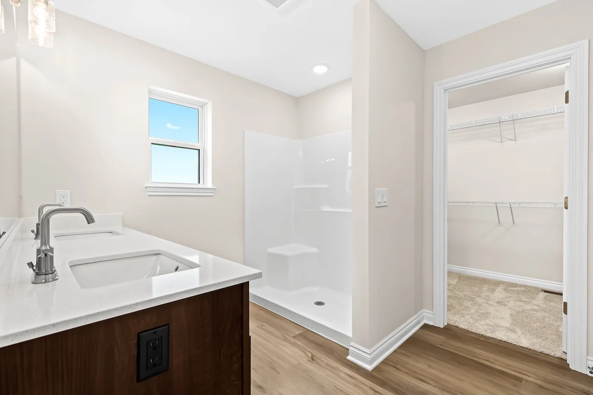 Stratford-Primary-Bathroom-1.webp