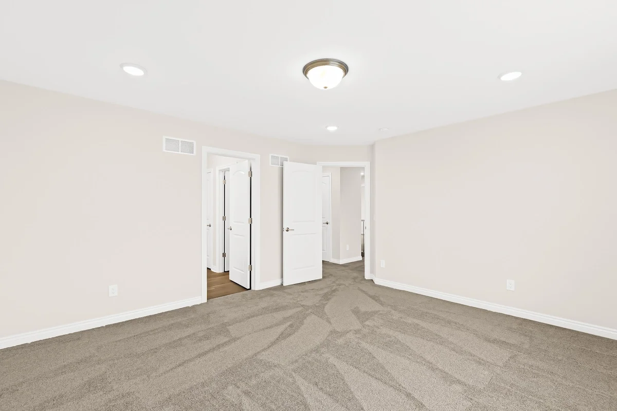 Stratford-Primary-Bedroom-2.webp
