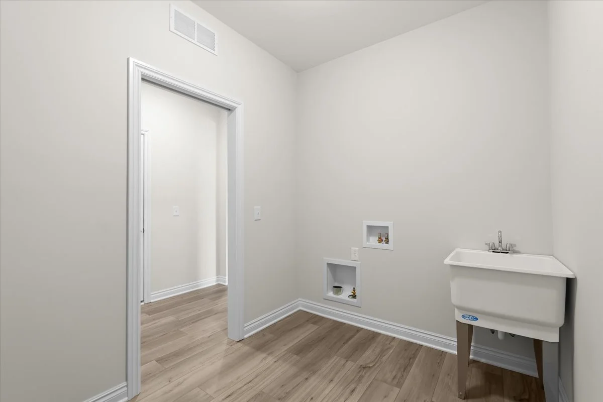 28-480 Jubilee Dr (1).jpg