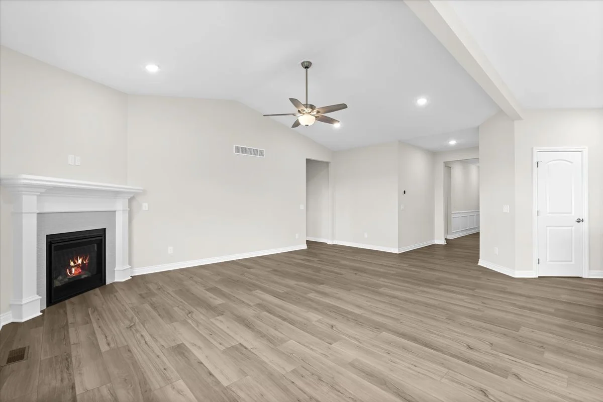 06-480 Jubilee Dr (1).jpg