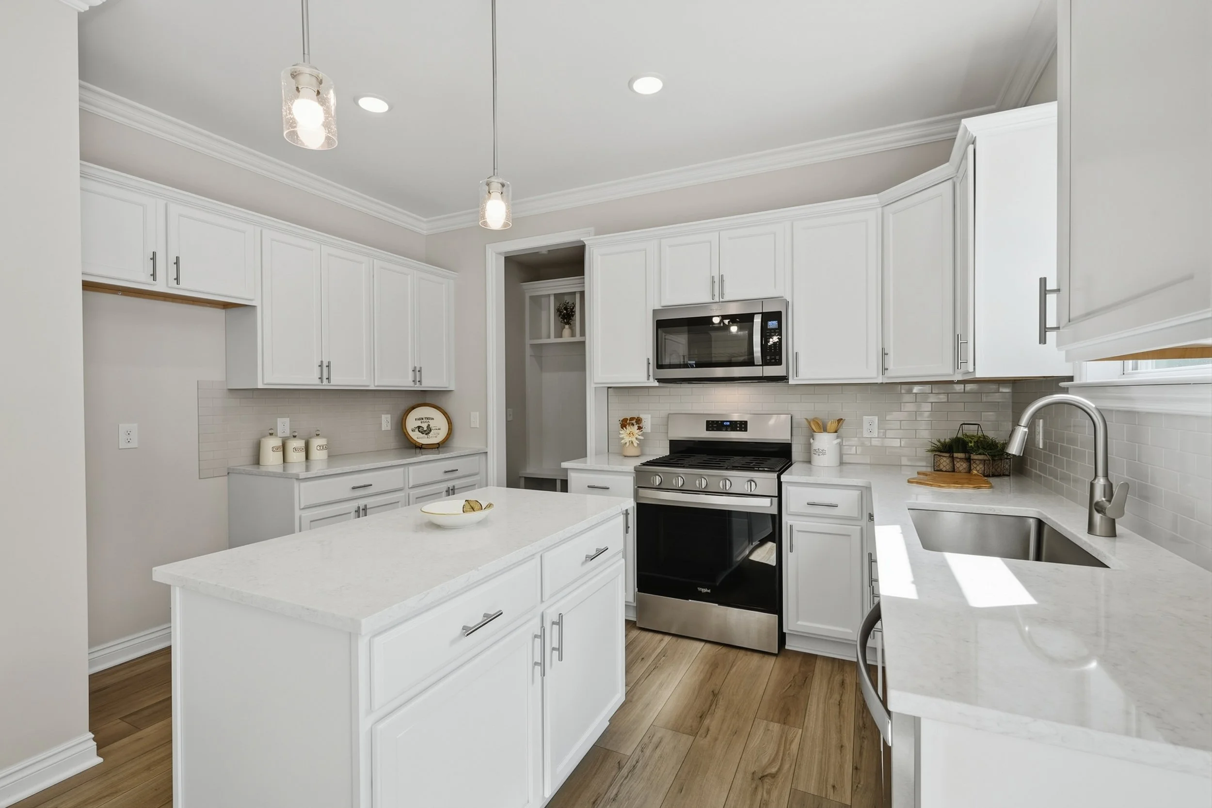 547 jubilee dr-14.jpg