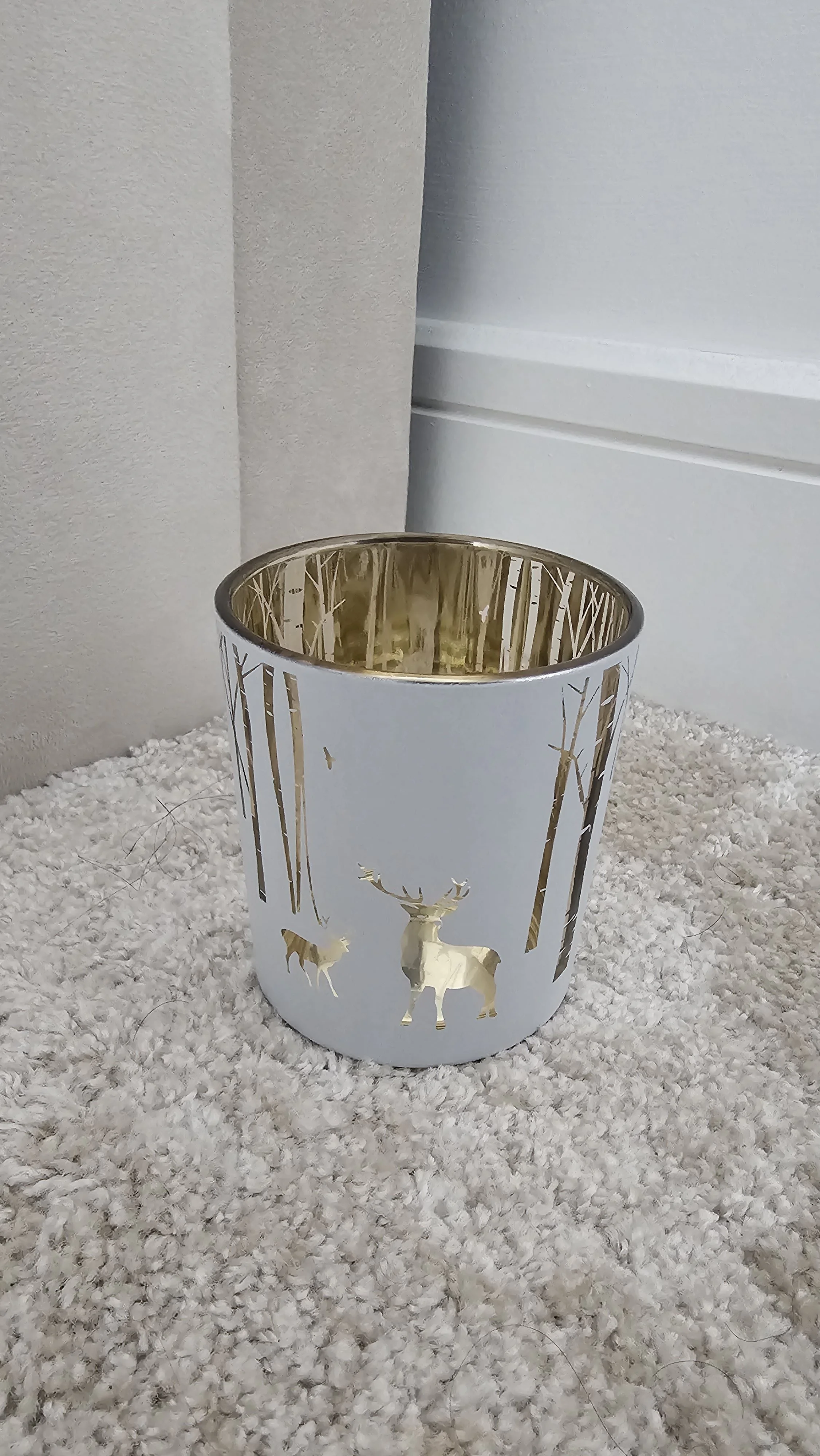 Enchanting White Woodland Deer Tealight Holder – Reflective Metallic Finish | 8cm