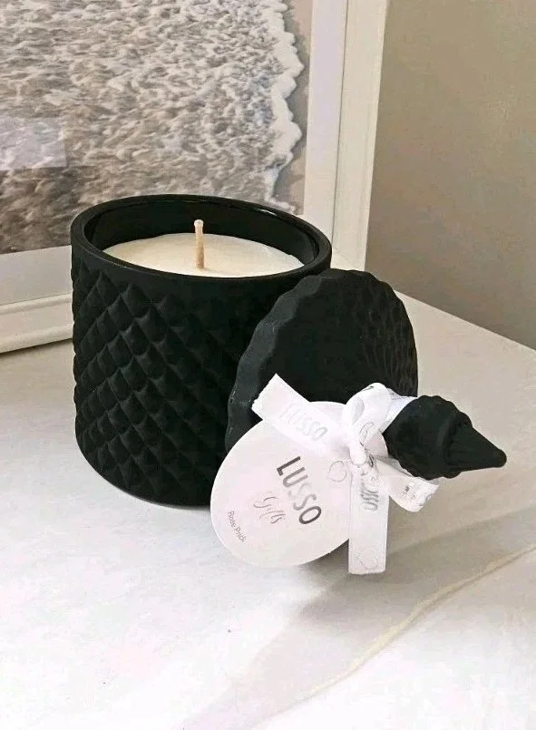 Black Geo 4.jpg