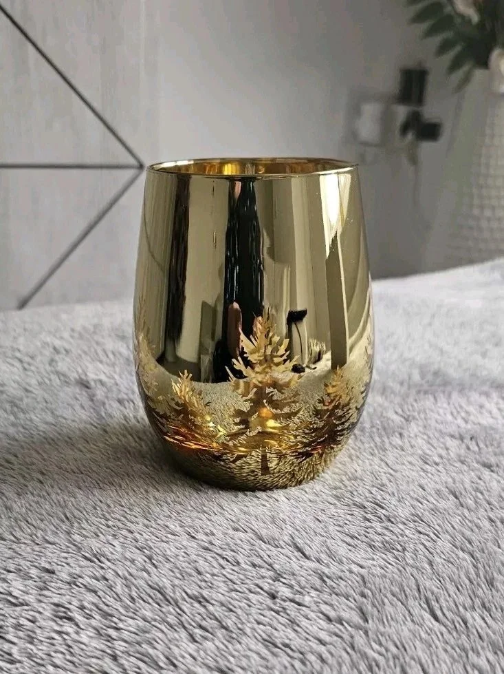 empty gold tree 2.jpg