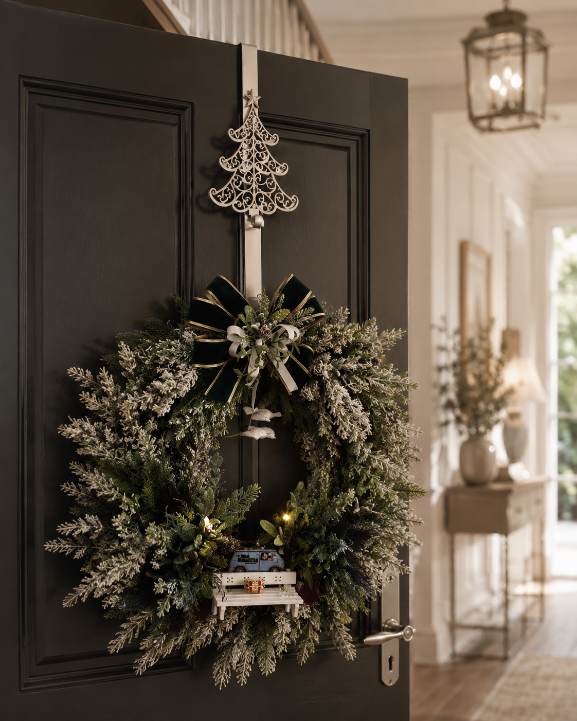 Christmas tree wreath hanger 2.png